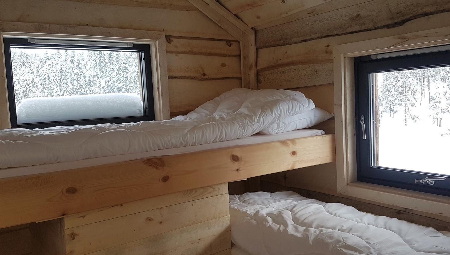 Inni Øy-Hytta (The Island Cabin)