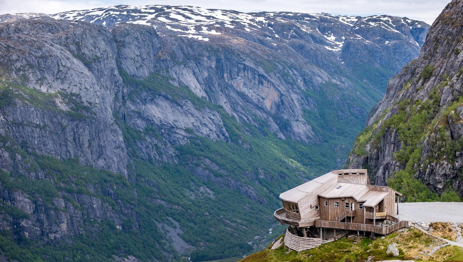 Øygardstol markerer starten på turen til Kjerag