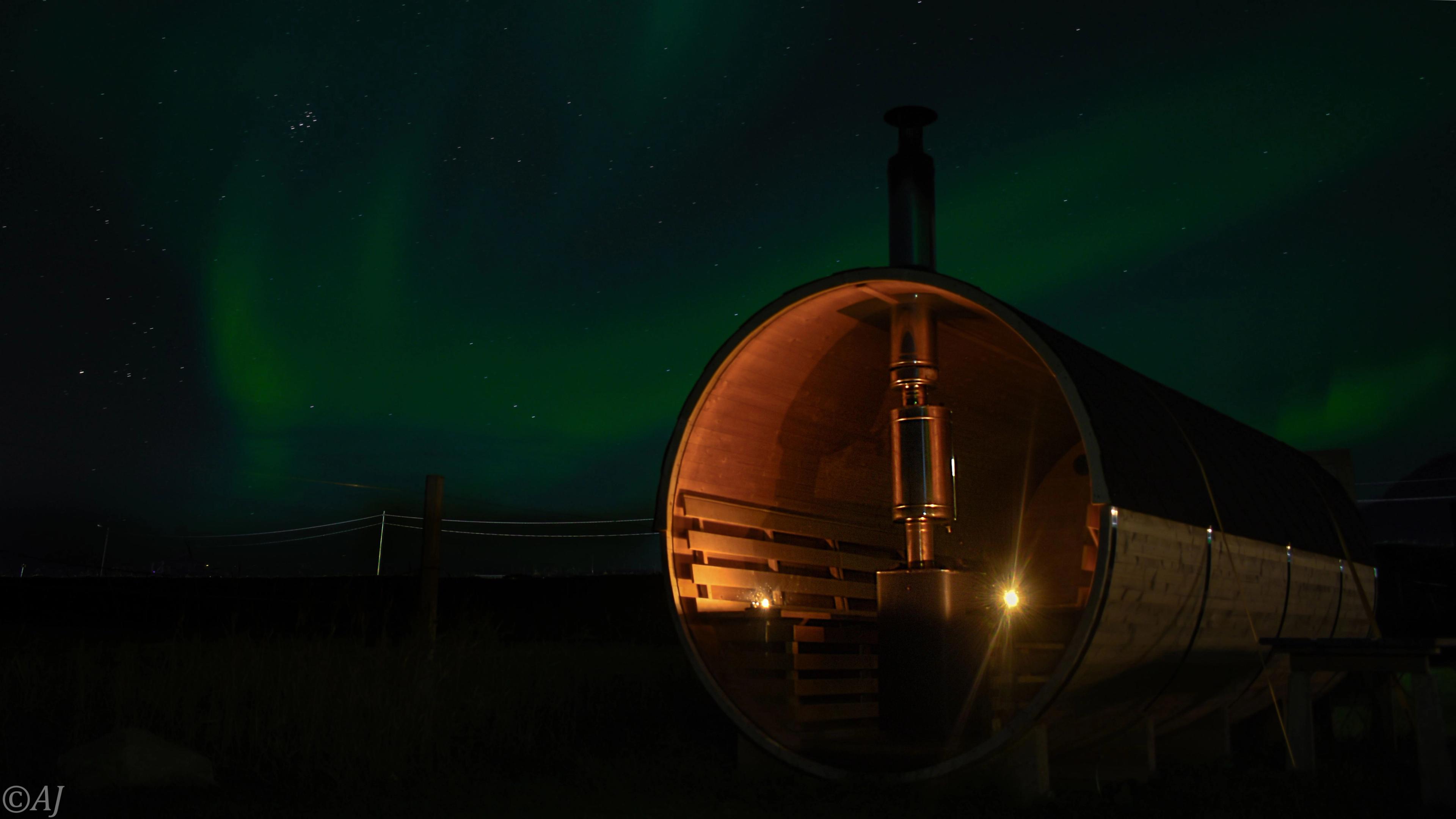 Hov Sauna - under the Northern Lights