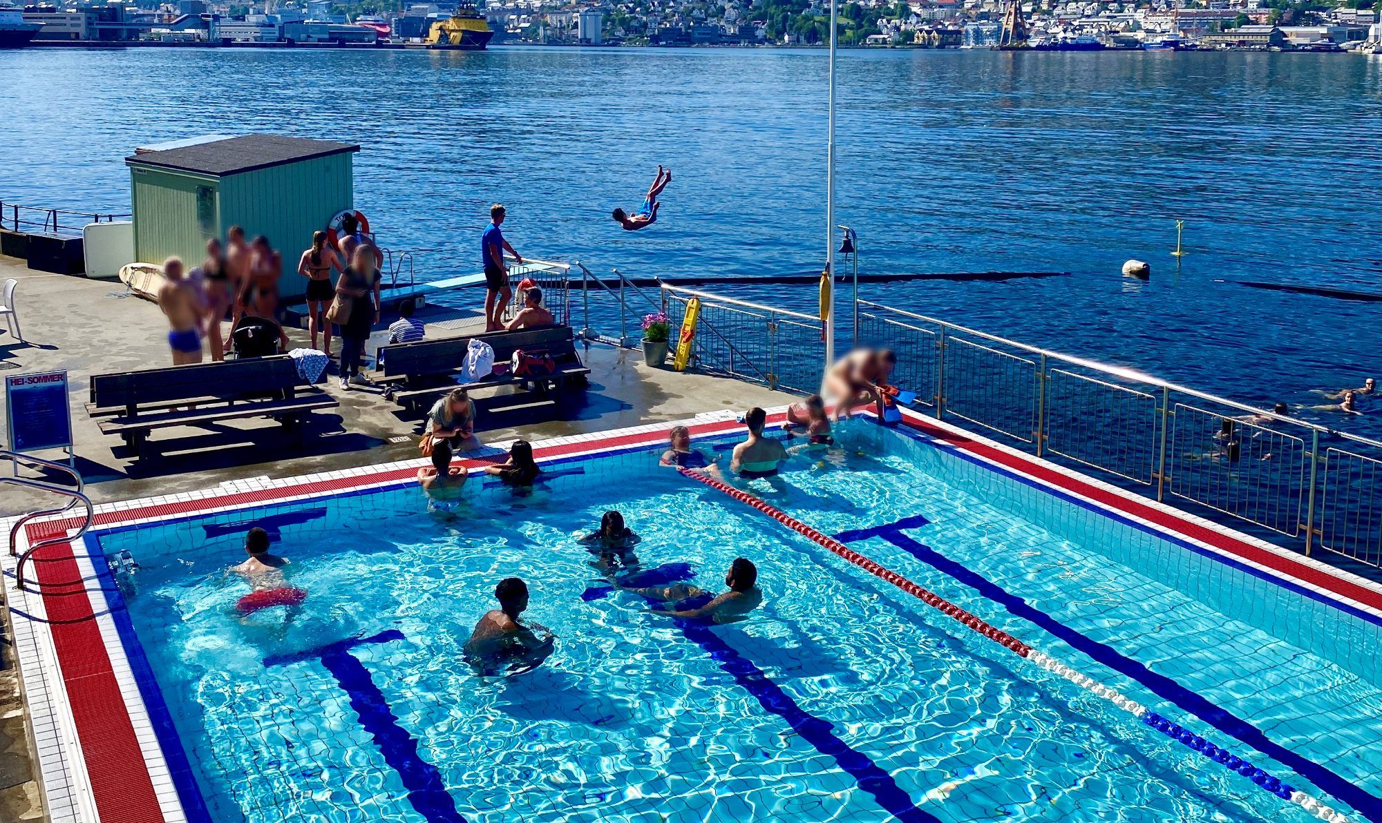 En sommerdag på Nordnes Sjøbad