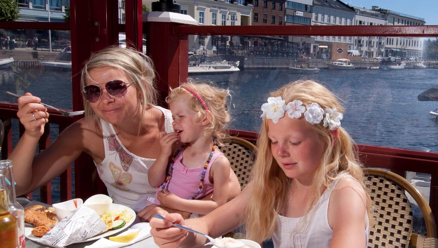 Uteservering på Fiskebrygga Pub & Vinstue