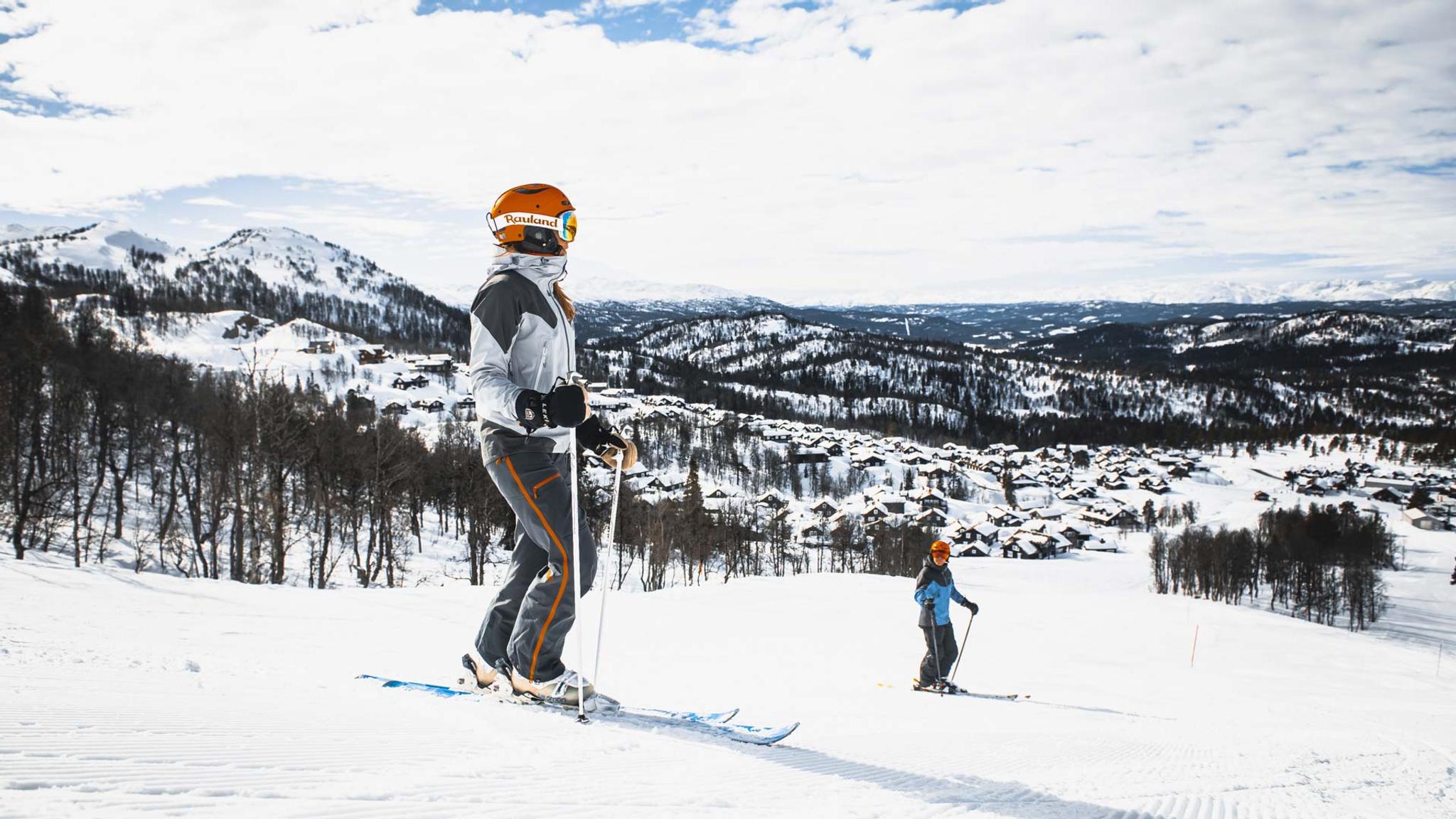 folk på alpinbakke på Rauland skisenter