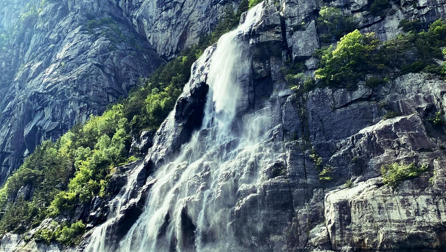 Sightseeing with Stavanger RIB in the Lysefjorden