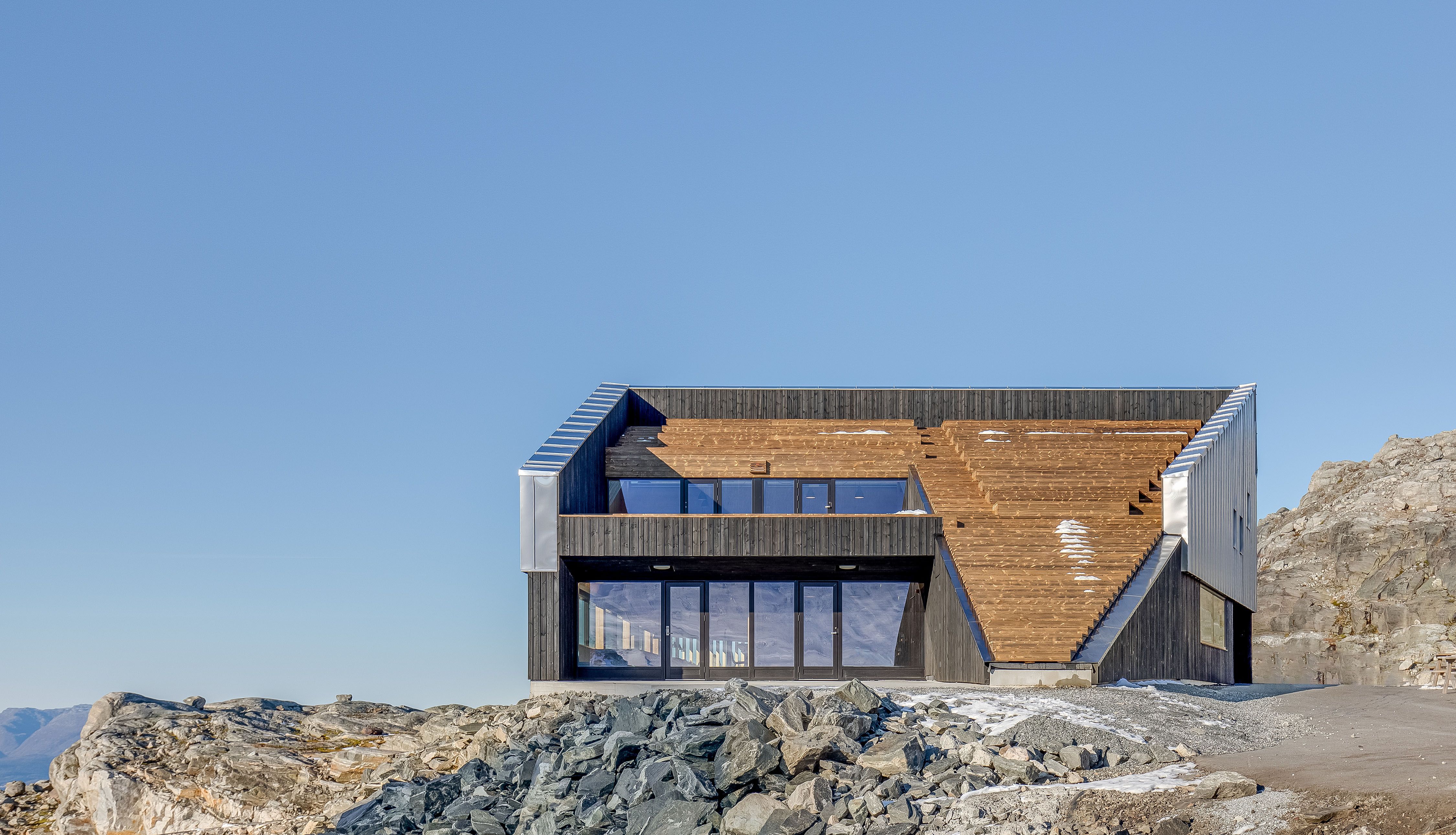 The front of Fonna1199, with staircase steps designed to take advantage of the spectacular view over Folgefonna