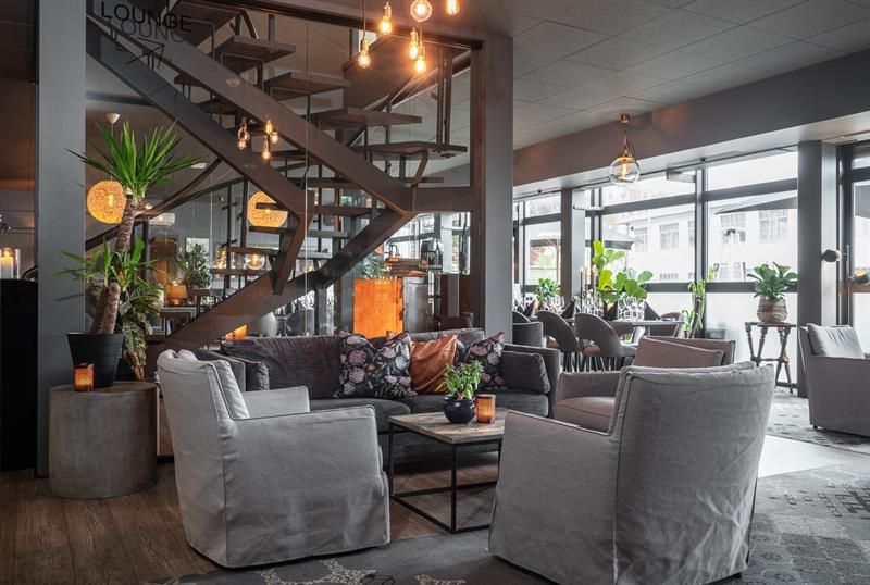 Utsikt fra resepsjon til restaurant Baltzer