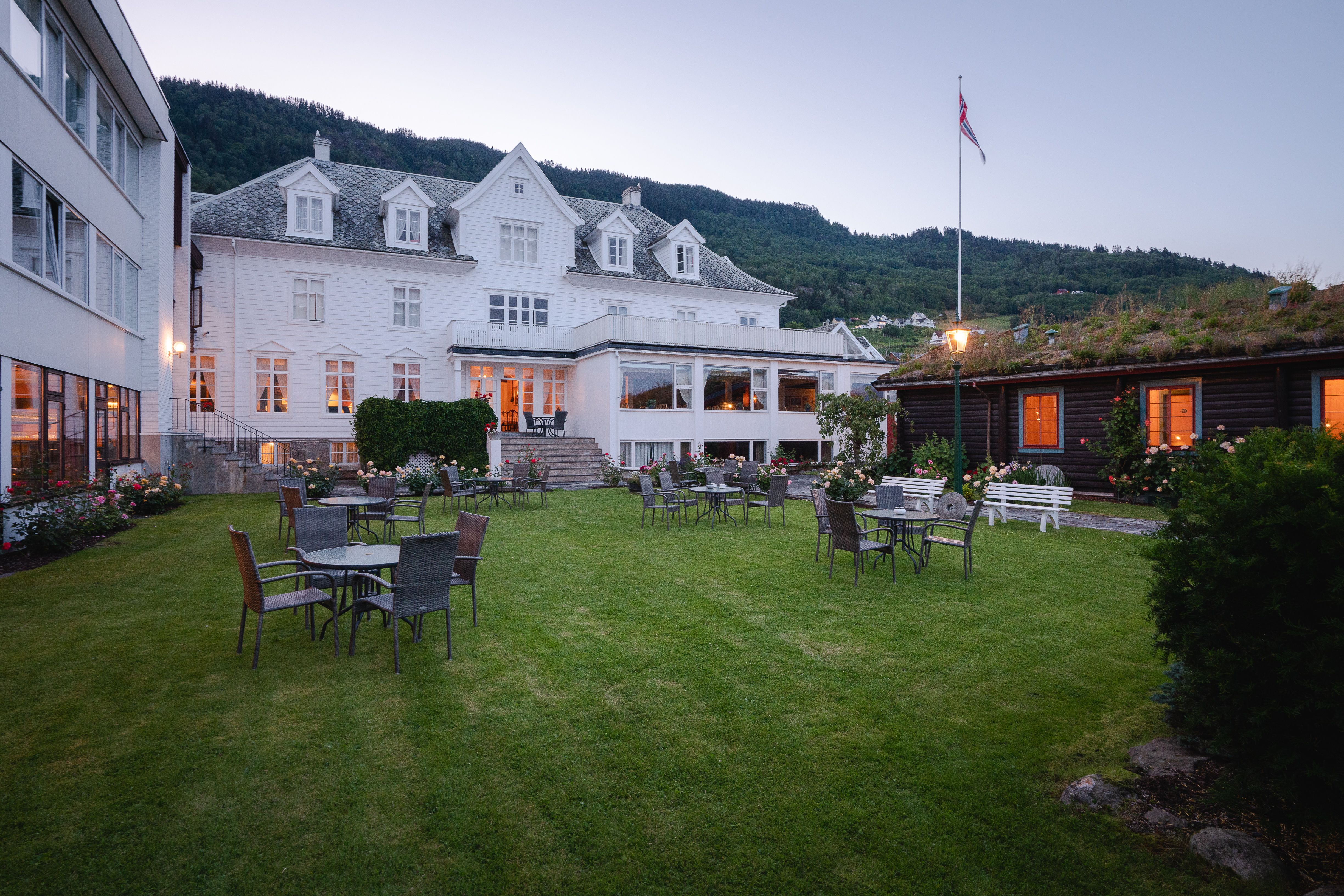 Leikanger FjordHotel