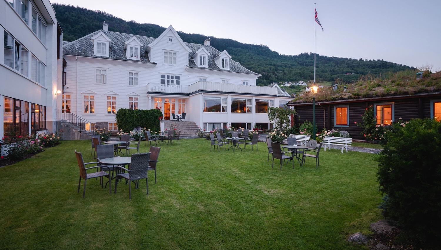Leikanger FjordHotel