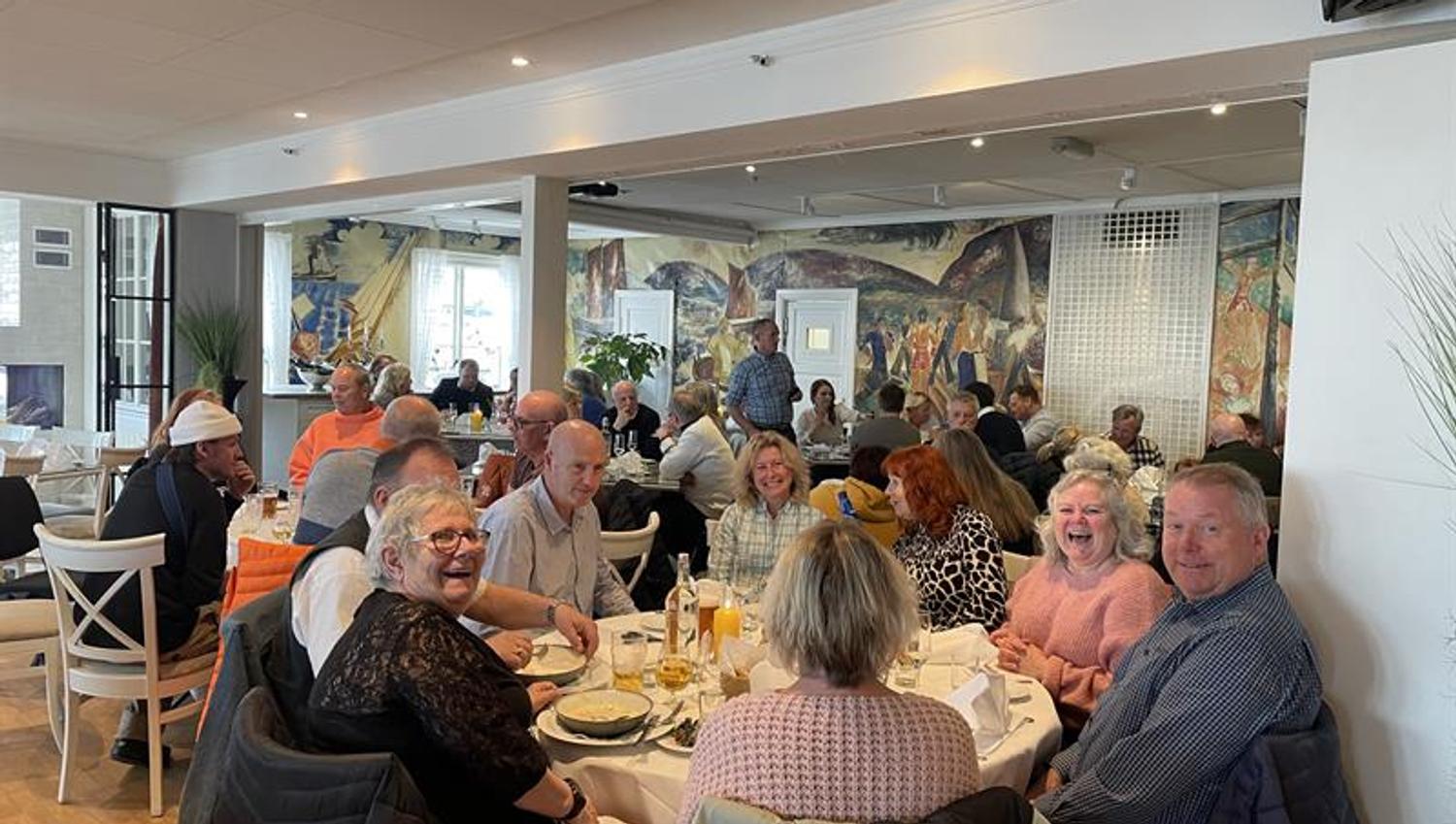 Restaurant med gjester