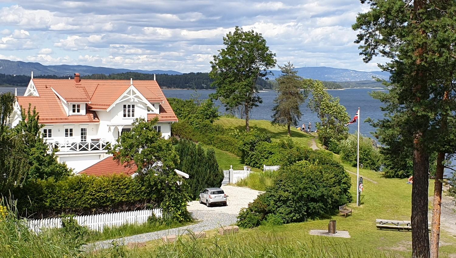 Vollen hvit villa på Odden