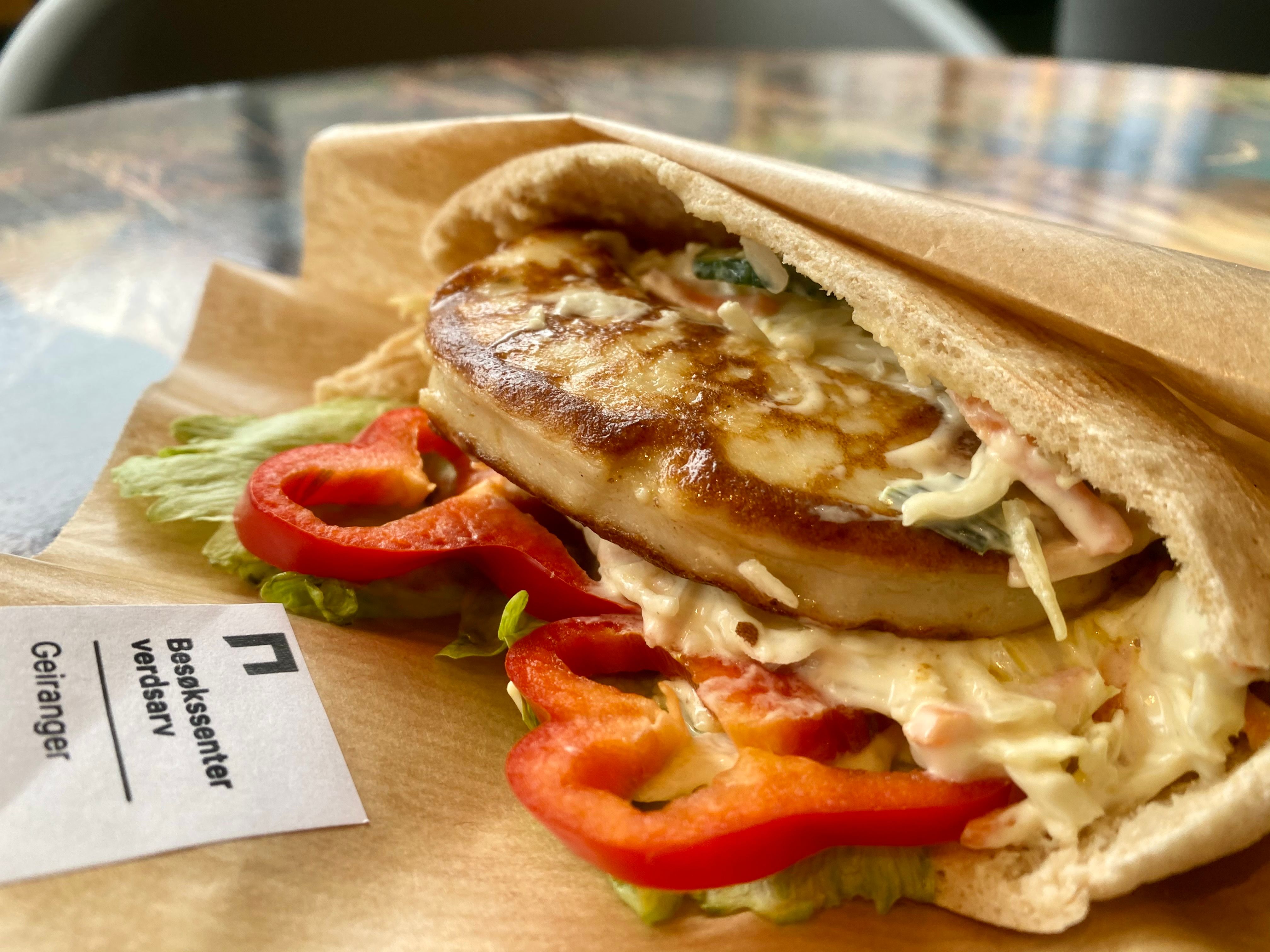 Fiskeburger i kaféen