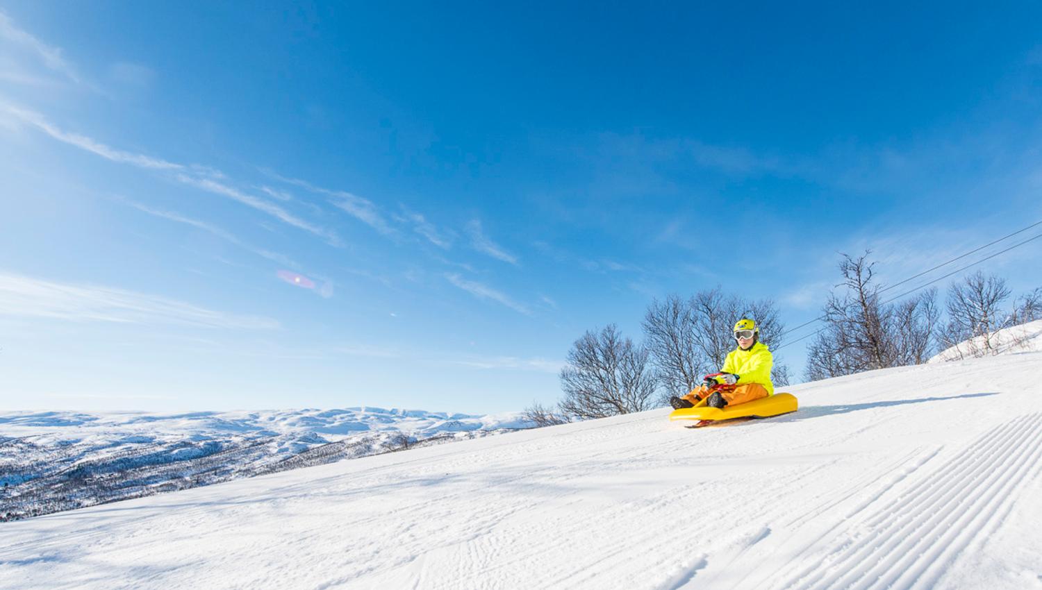 I kjelkebakken hos Skarslia Ski- og akesenter