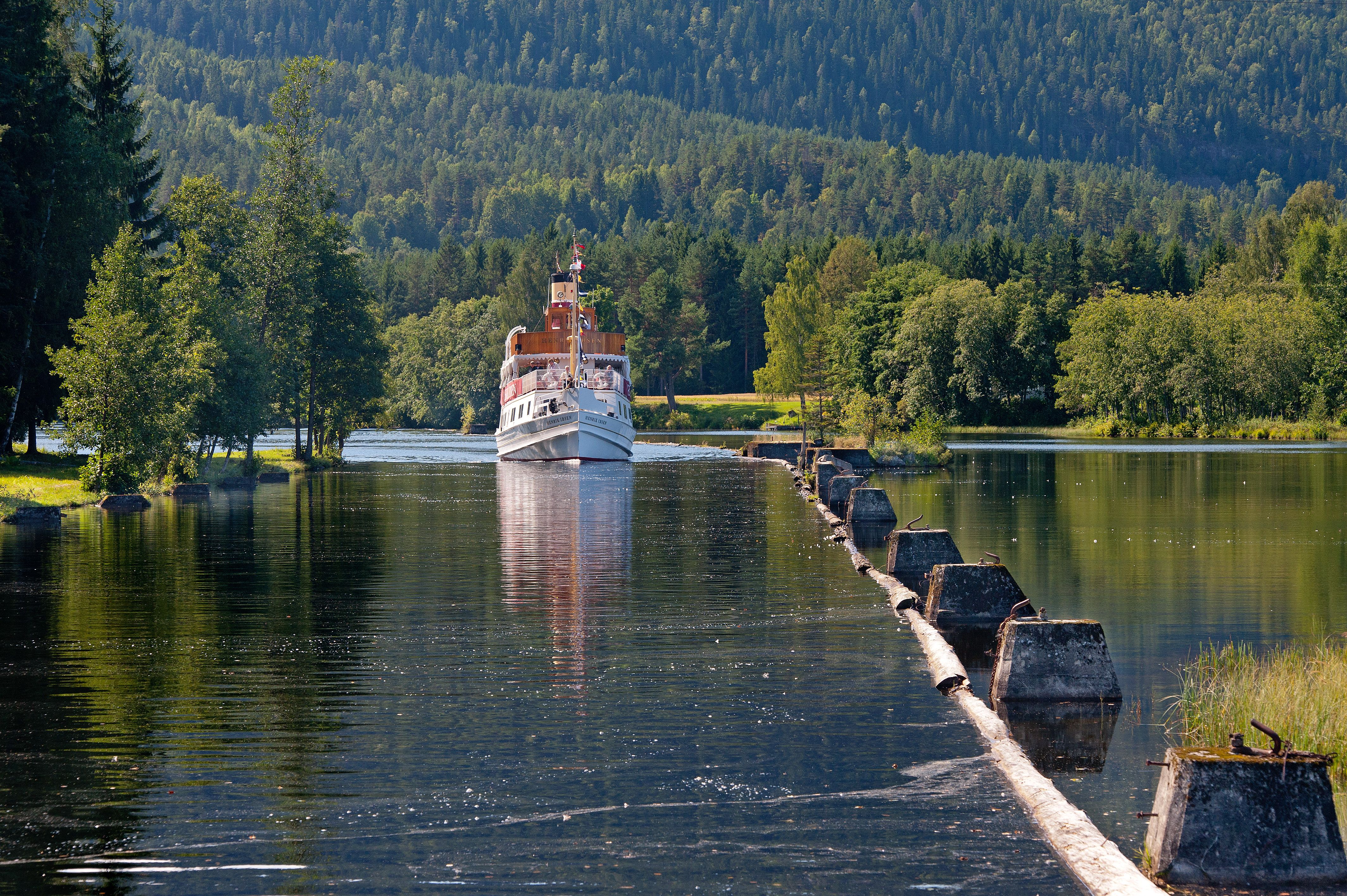 MS Henrik Ibsen