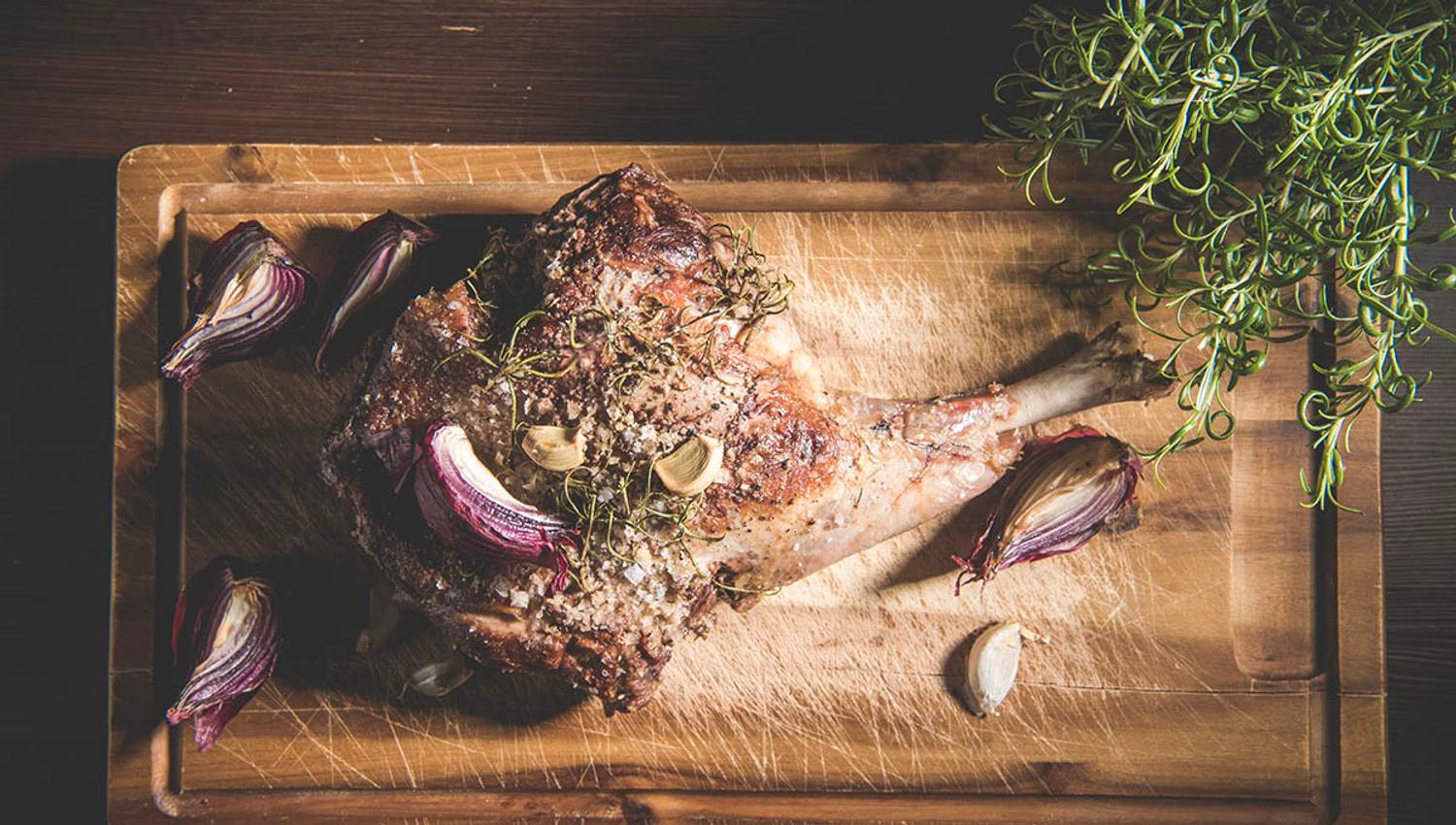 Tyinlam er naturbasert lammekjøtt, og det er høyfjellene i Valdres som gir oss så gode råvarer med smak, kjøttfylde og næringsinnhold av ypperste kvalitet!