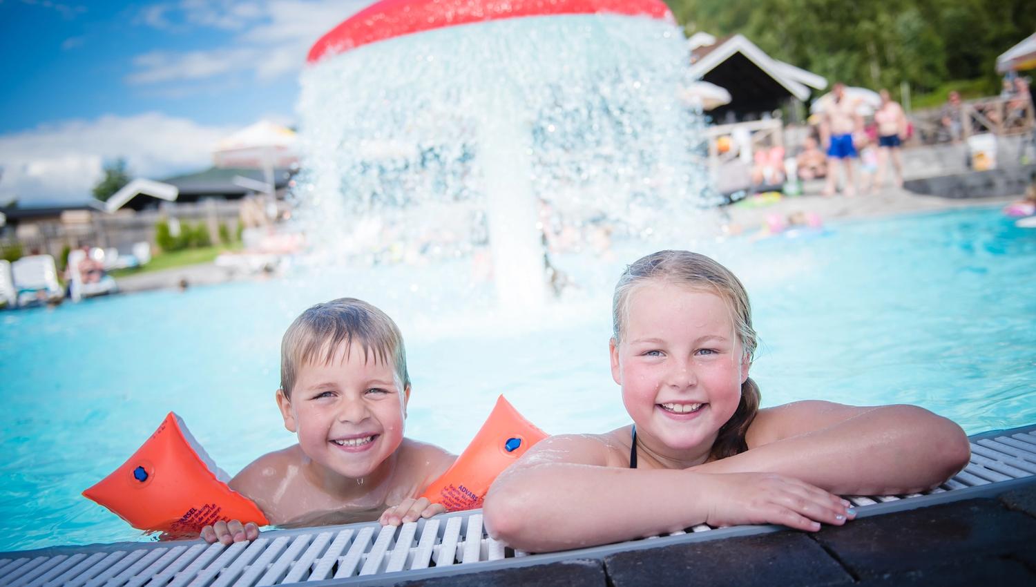 Children in the swimming pool at Mageli Camping