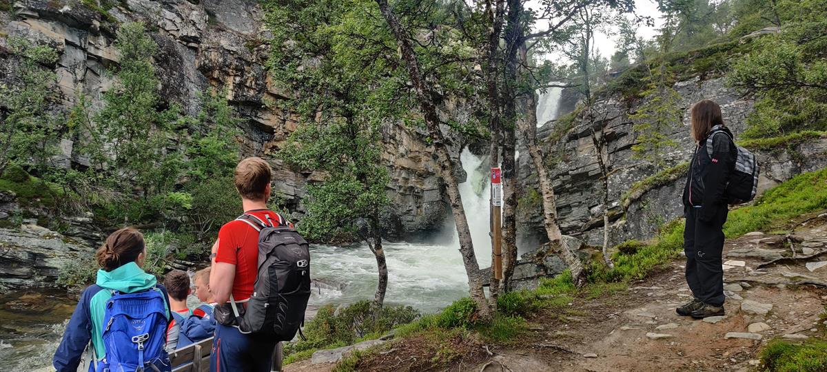Grottetur ved Ula fallene