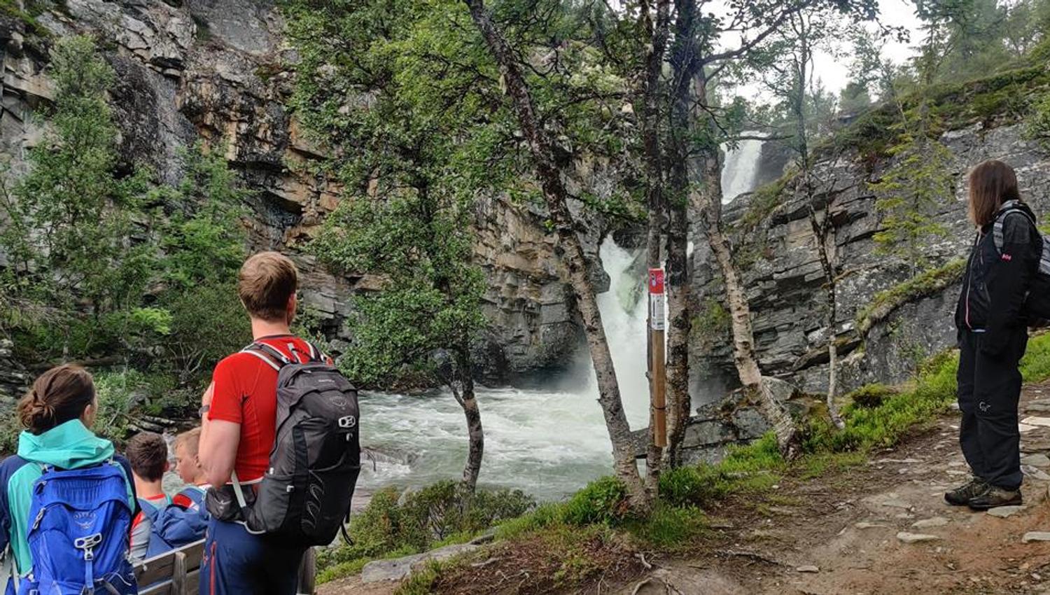 Grottetur ved Ula fallene