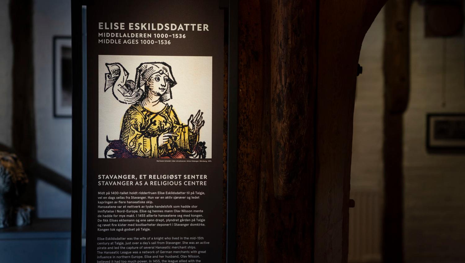 Ser på utstillinger på Stavanger maritime museum
