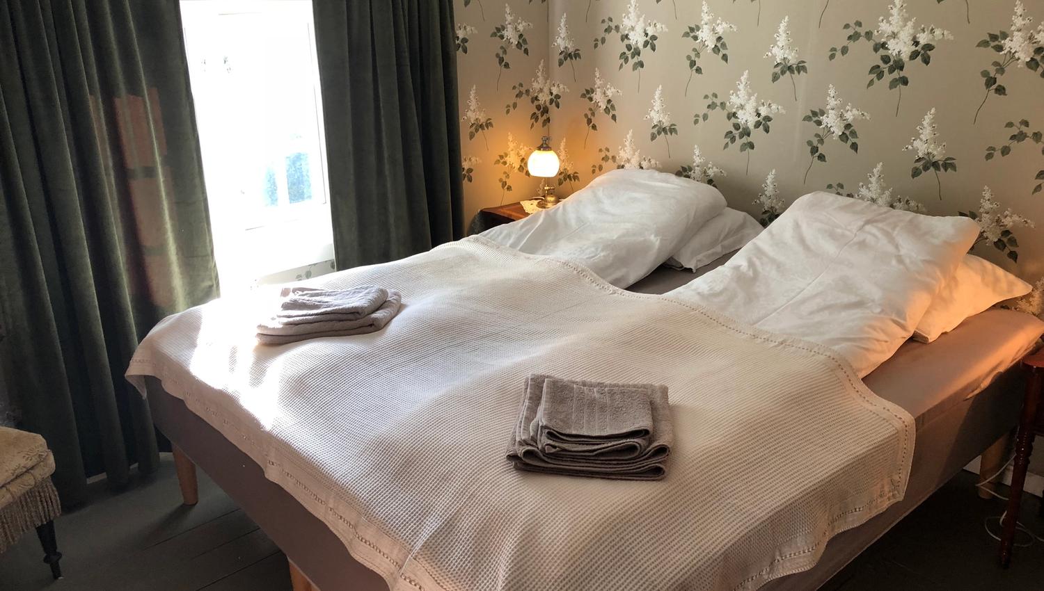 Et rom i Fru Opdal Gårdshotell