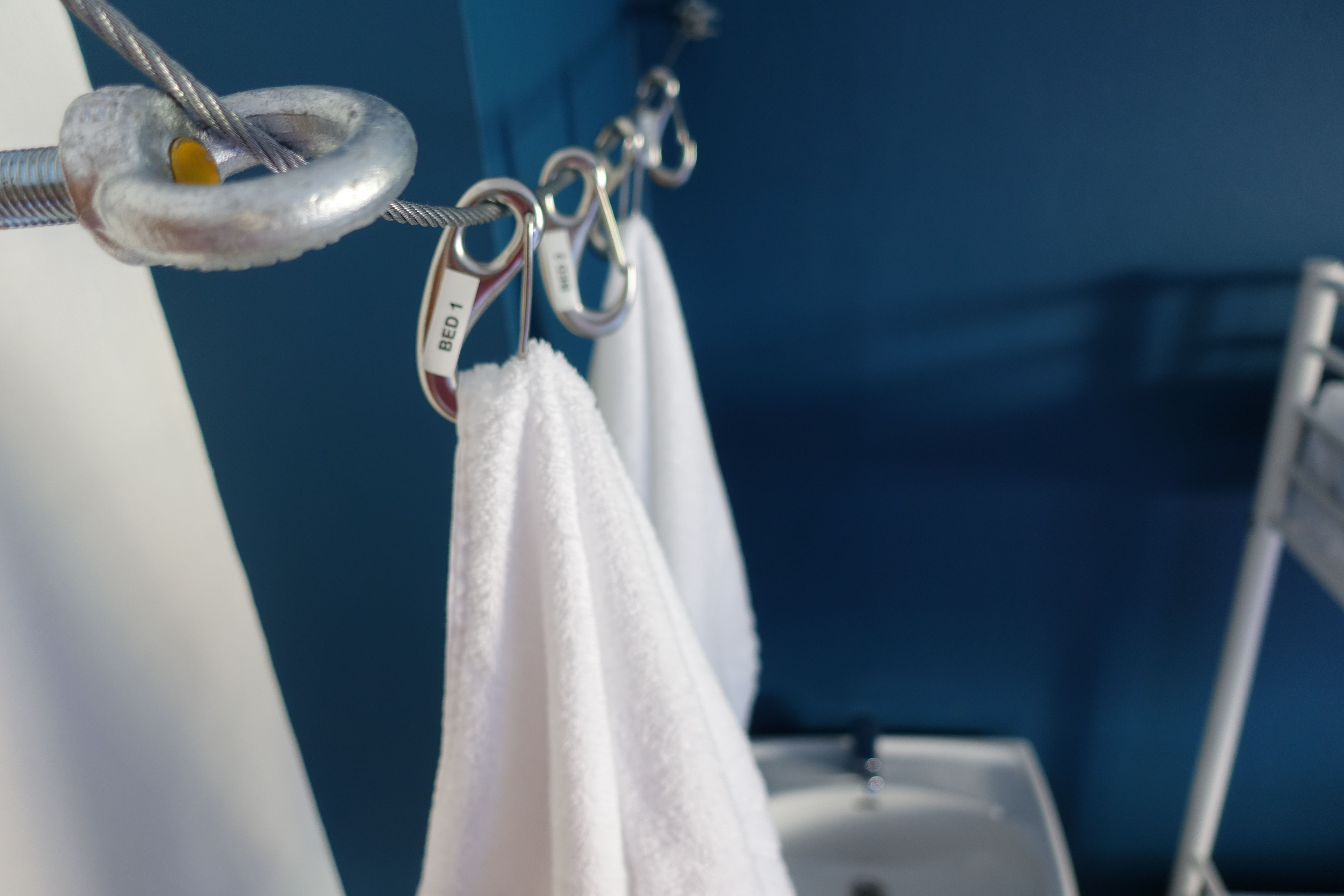Stilige handkleoppheng inspirerte av klatreutstyr – ein hyllest til friluftslivet i Hardanger.