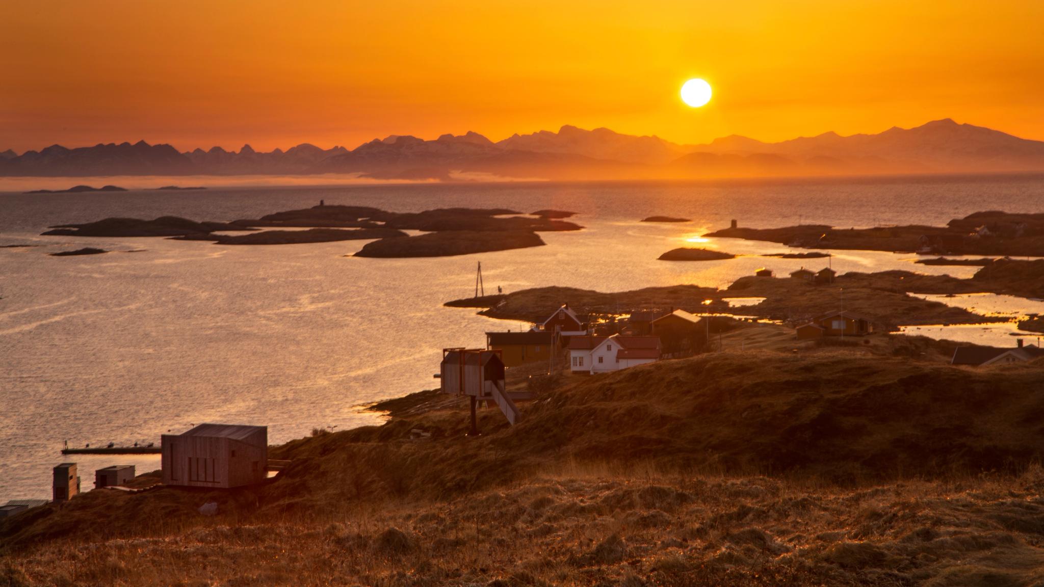 The island of Fleinvær in the midnight sun.