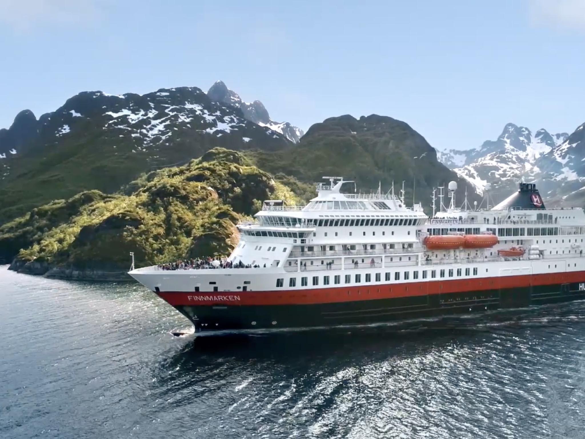 Cruise with Hurtigruten