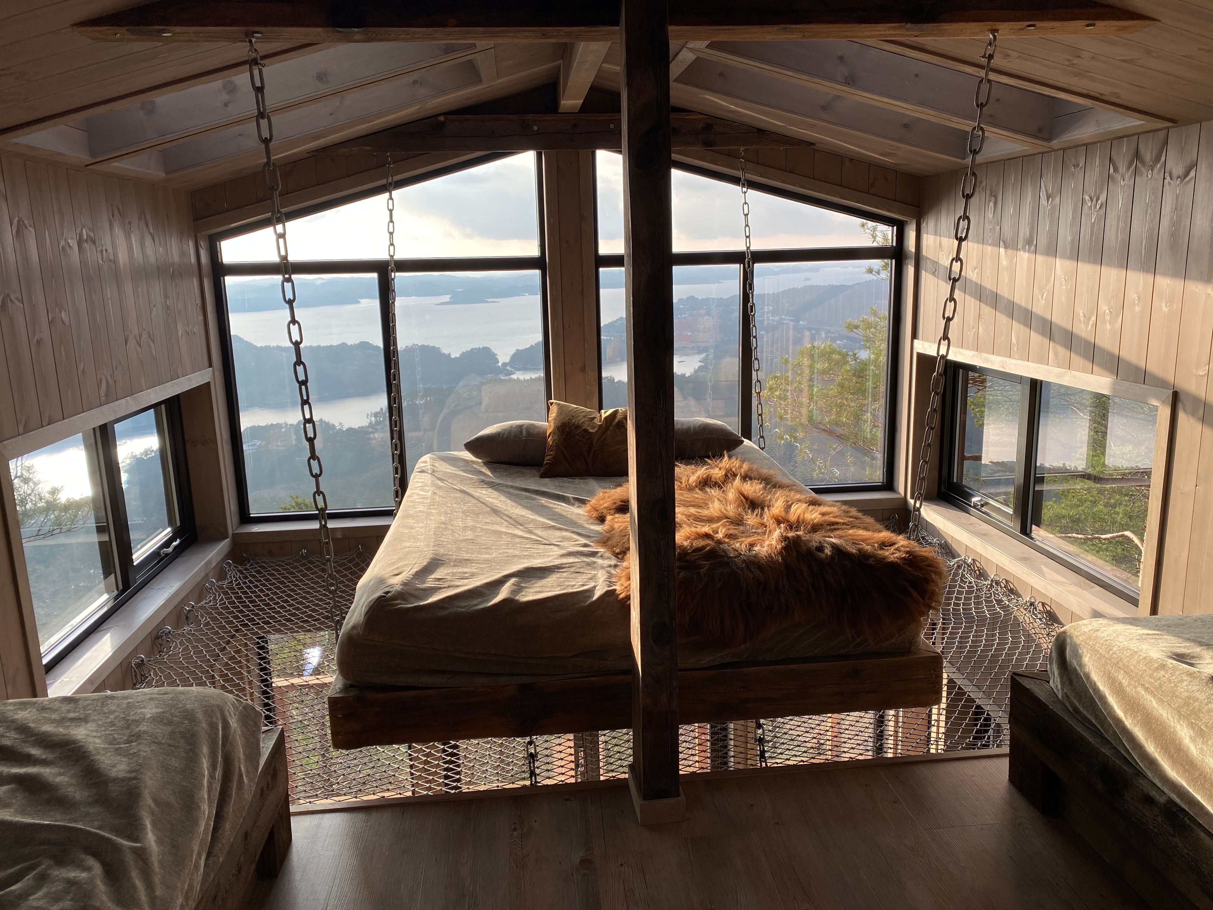 Sleeping in Himmelhyttene at Ørnablikk in Stord in Fjord Norway