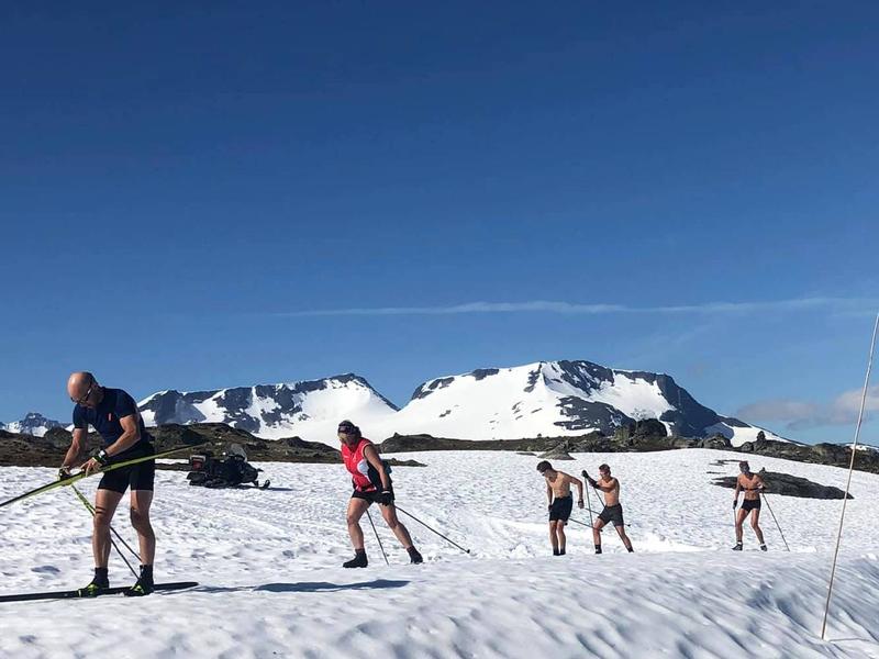 People skiing at Sognefjellet