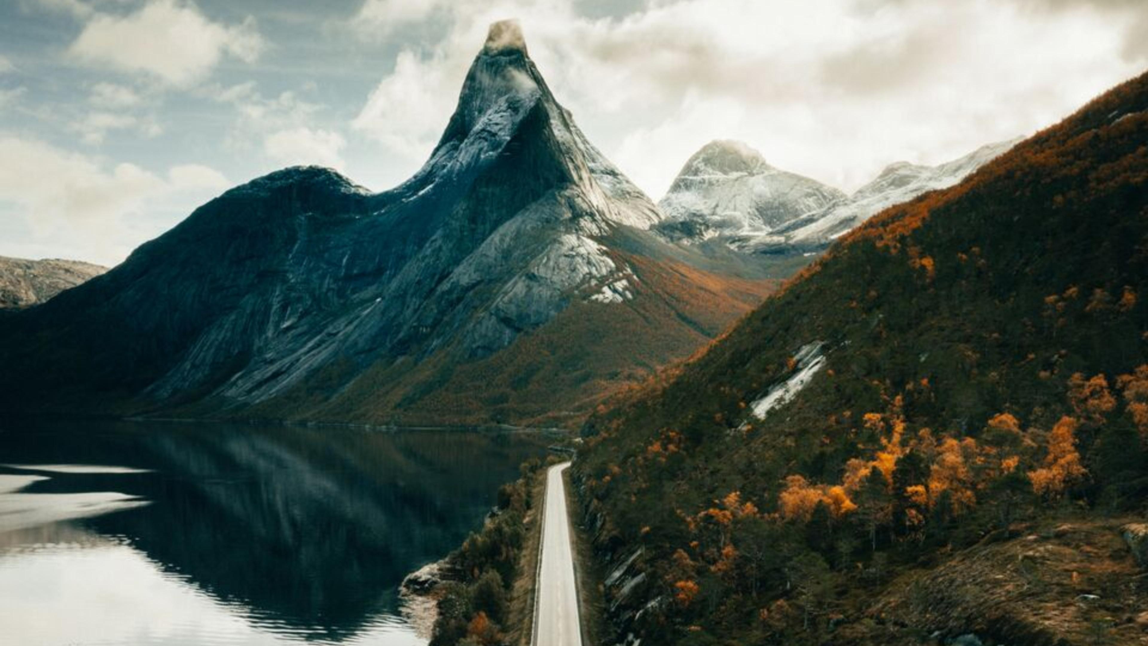 Rabbåsen in Sørreisa, Troms in beautiful autumn colors