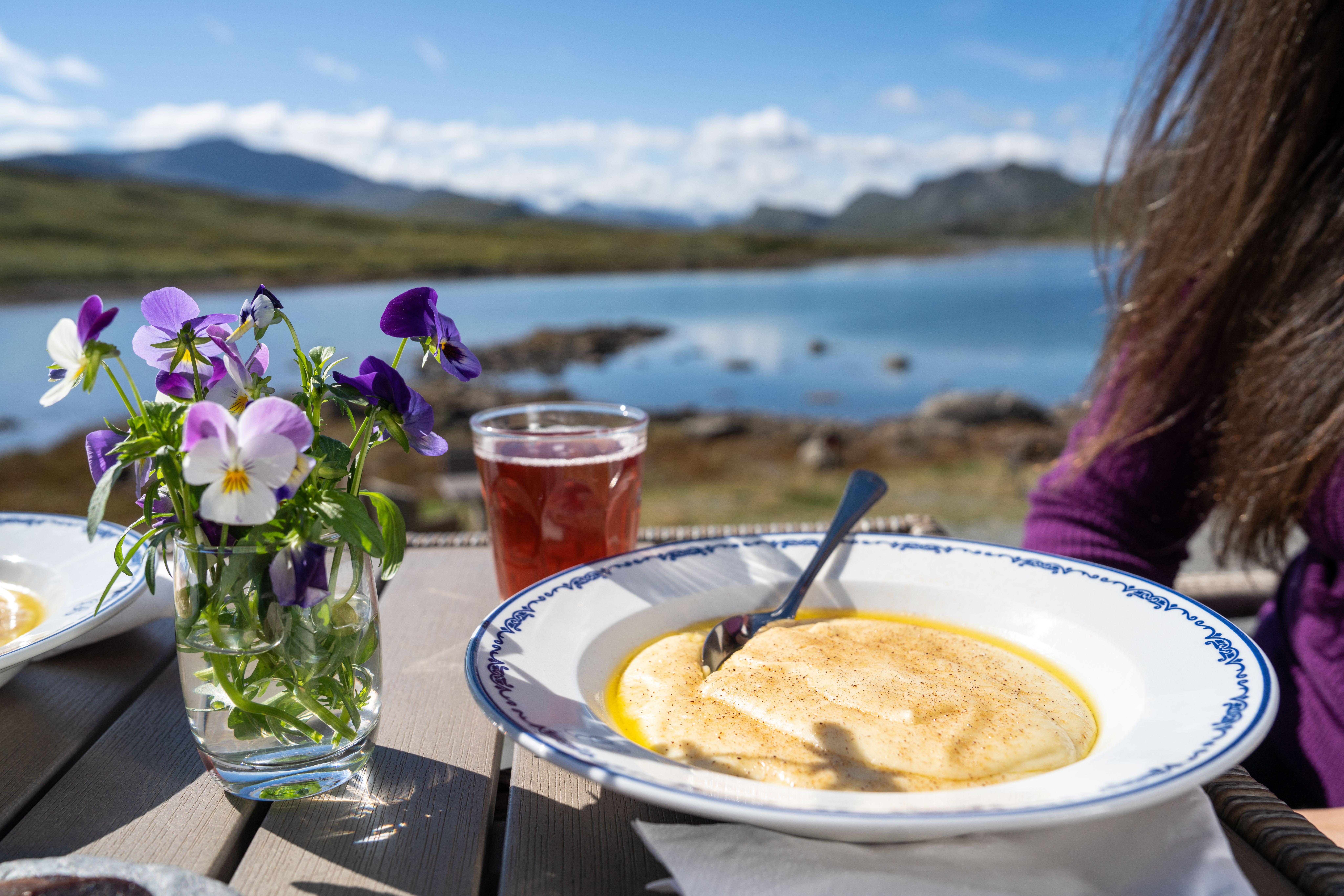 Rømmegrøt på Bygdin Høifieldshotel, langs Nasjonal Turistveg Valdresflye