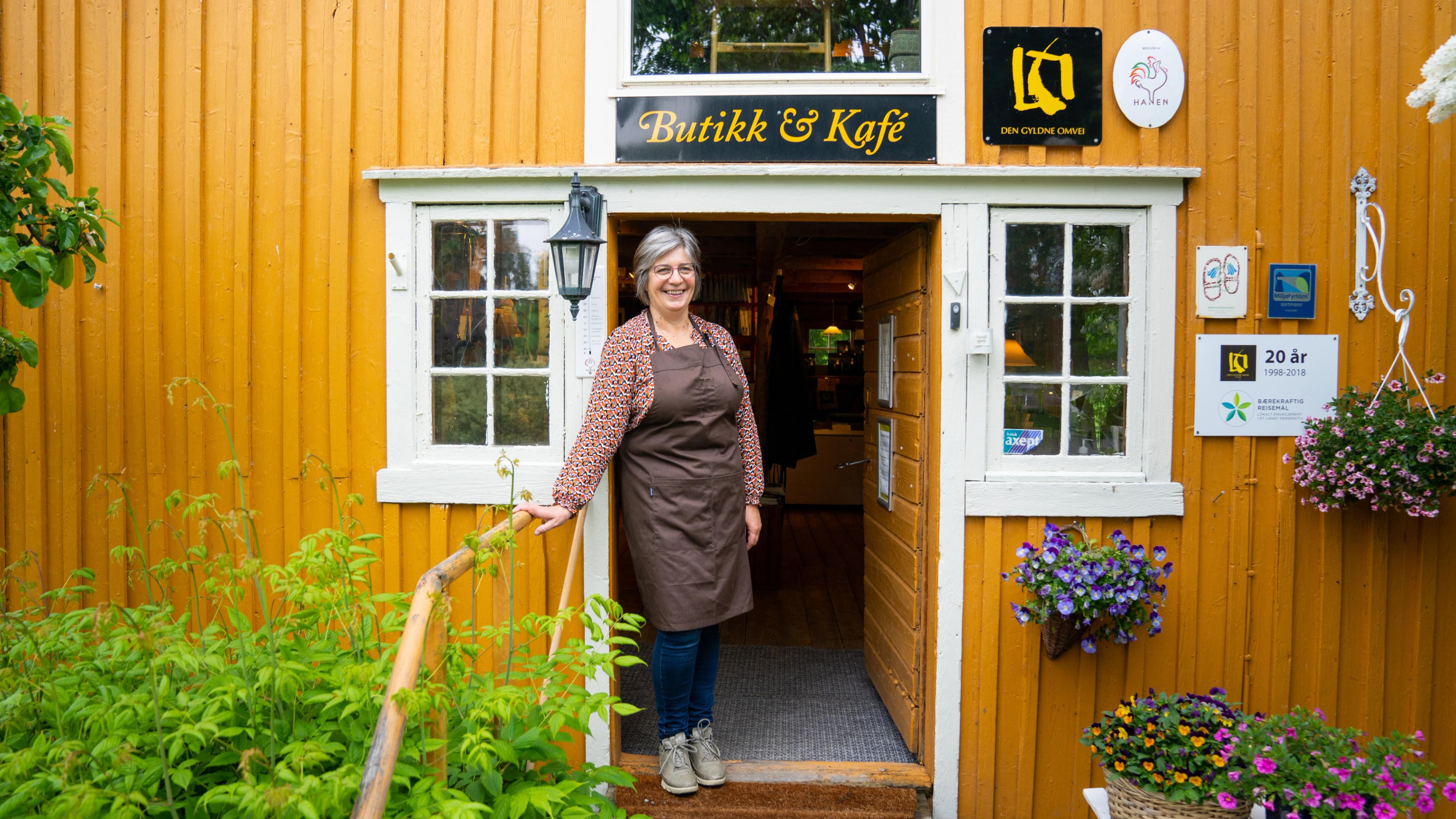The owner of Gulburet greeting us at the door, Gulburet, The Golden Road
