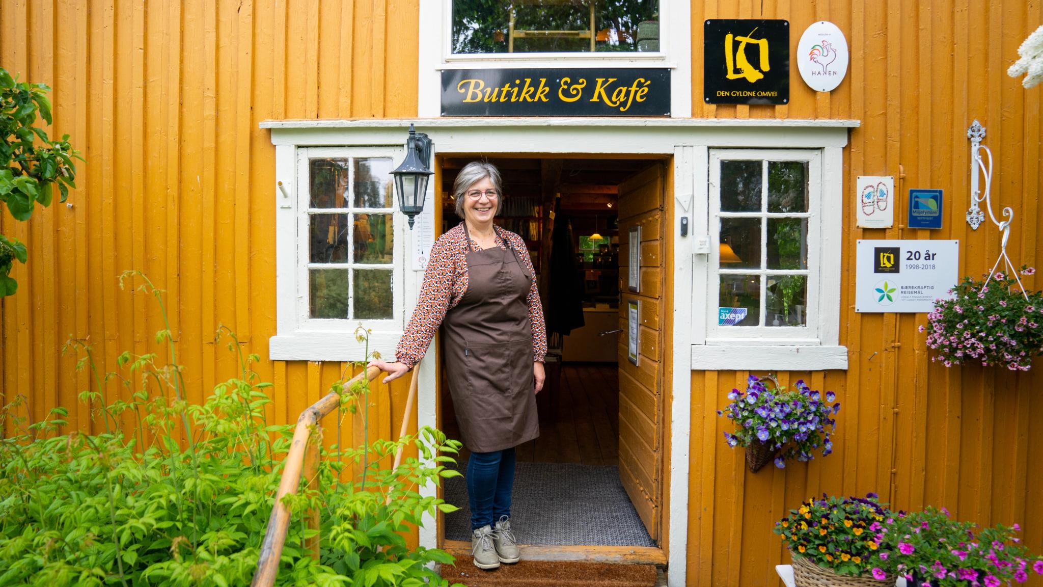 The owner of Gulburet greeting us at the door, Gulburet, The Golden Road