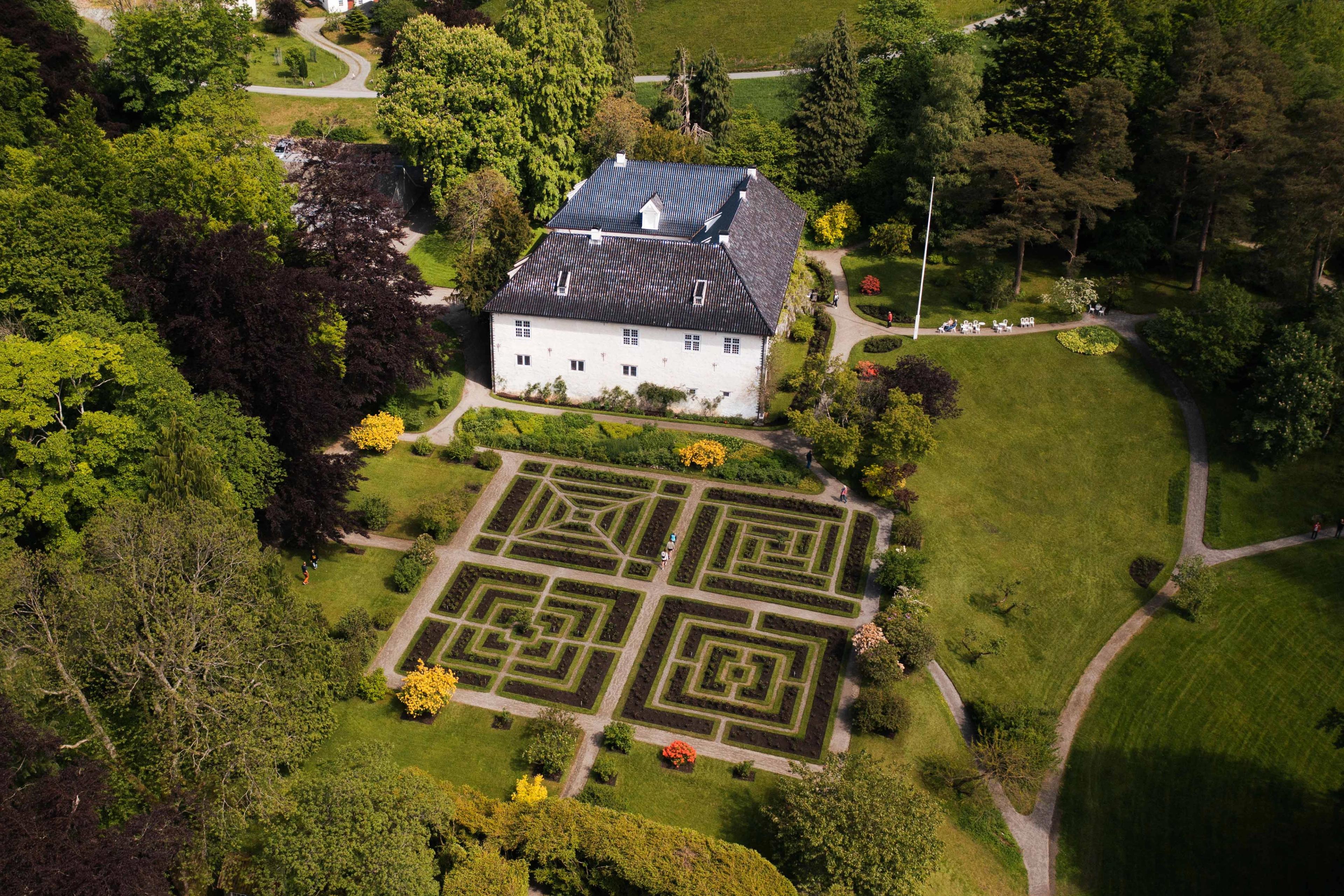 Air photo of the barony of Rosendal and the garden outside