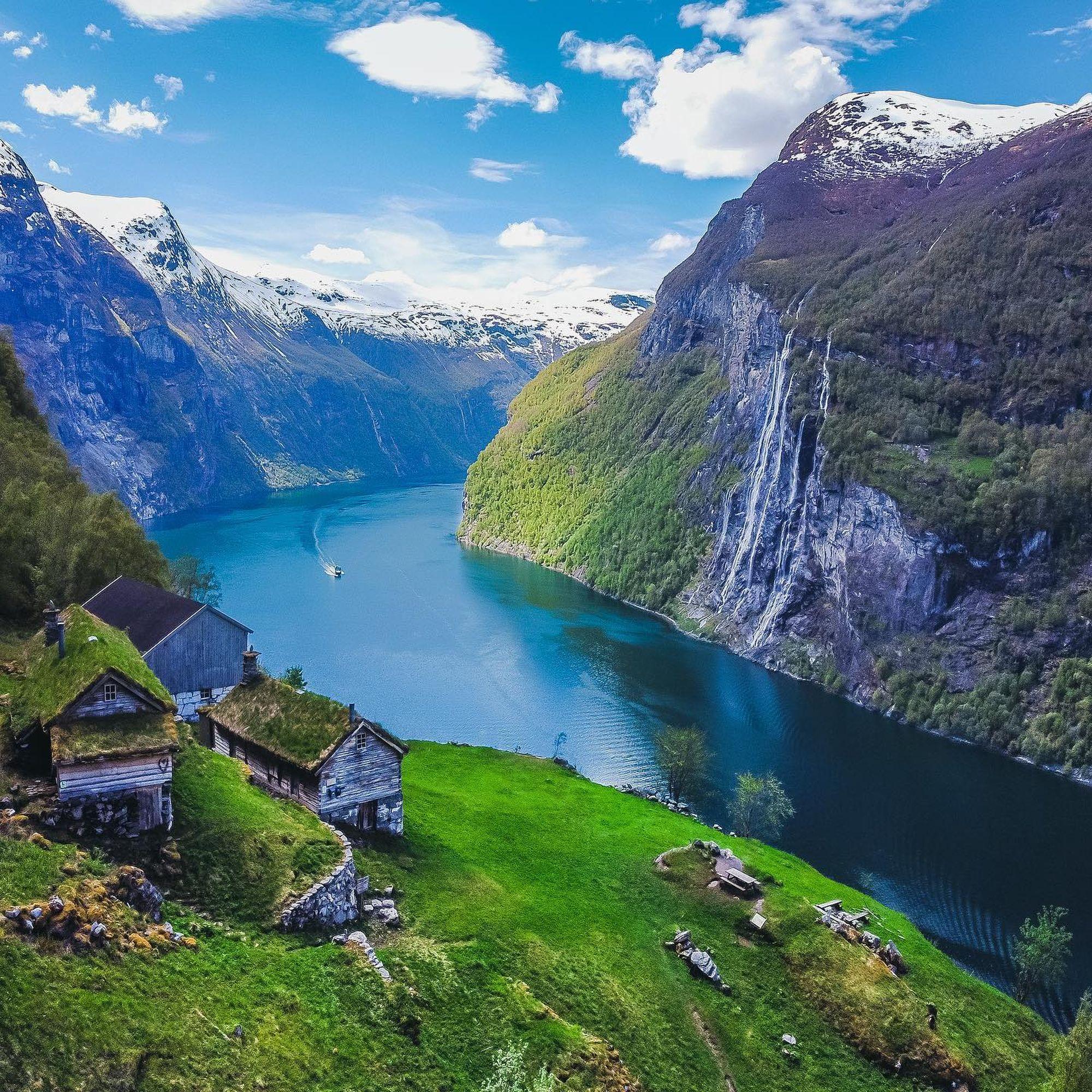 View over geirangerfjord