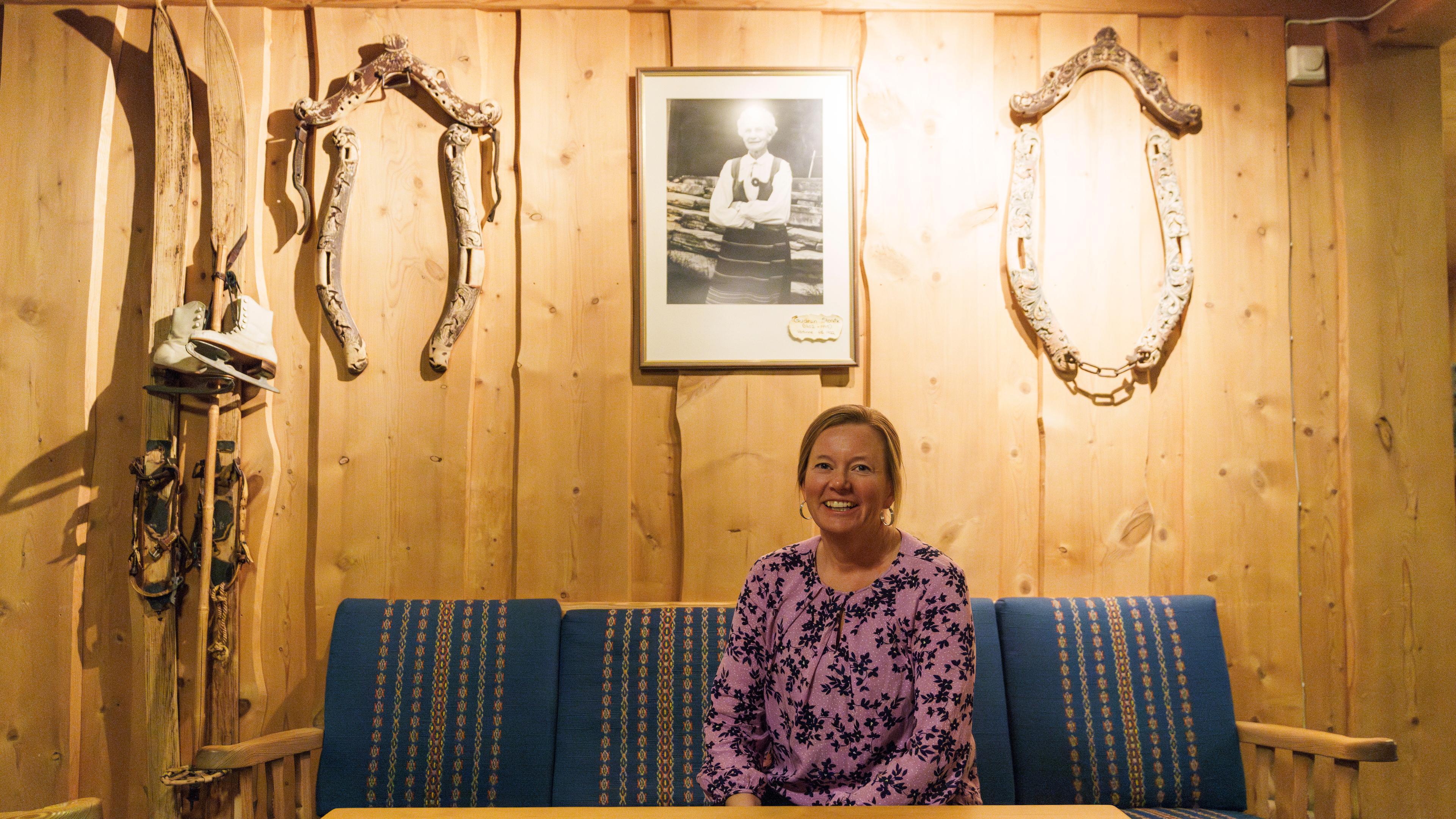 A woman at Bessheim Fjellstue