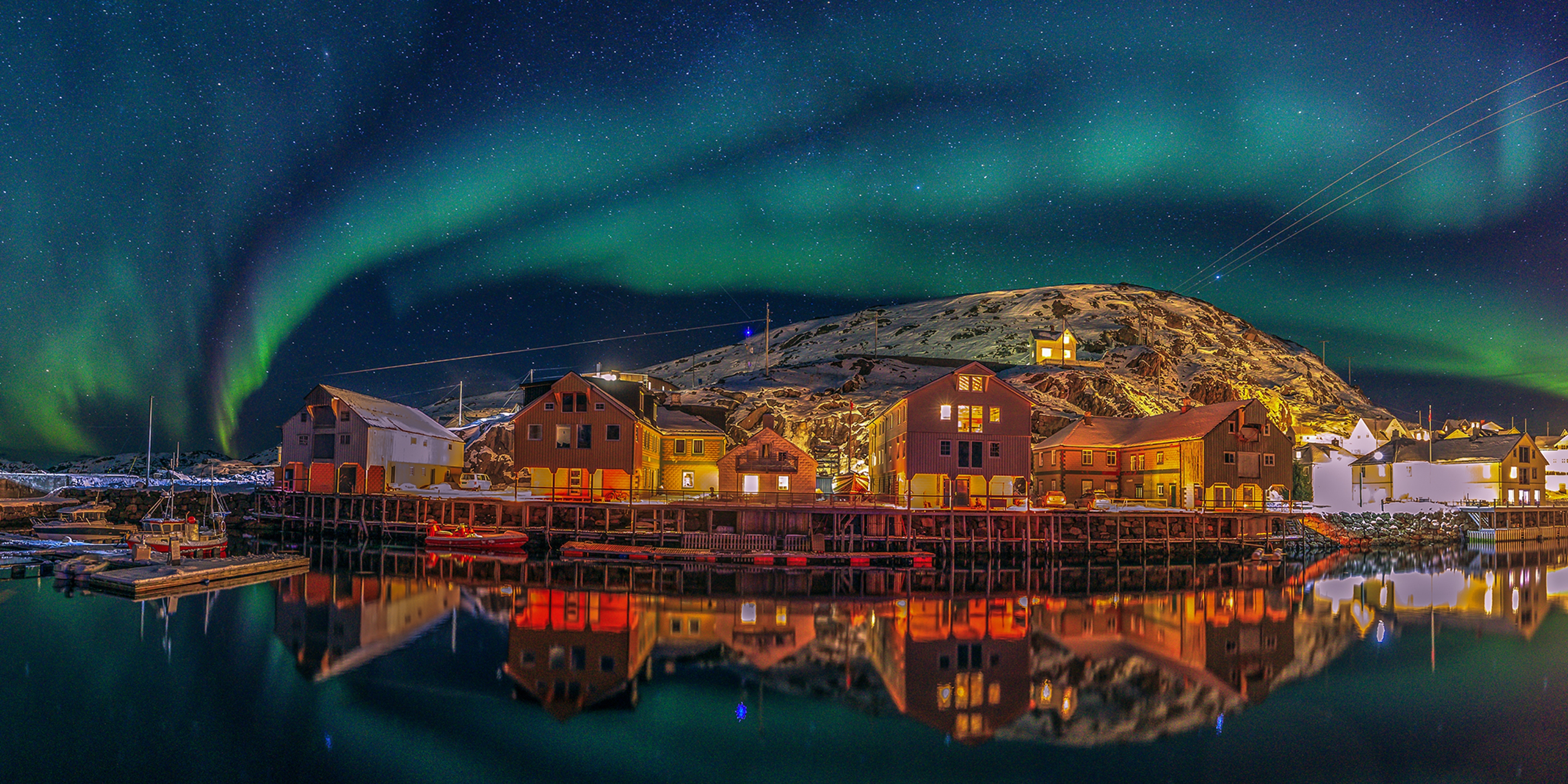 Northern lights over the fishing village Nyksund in Vesterålen, Northern Norway