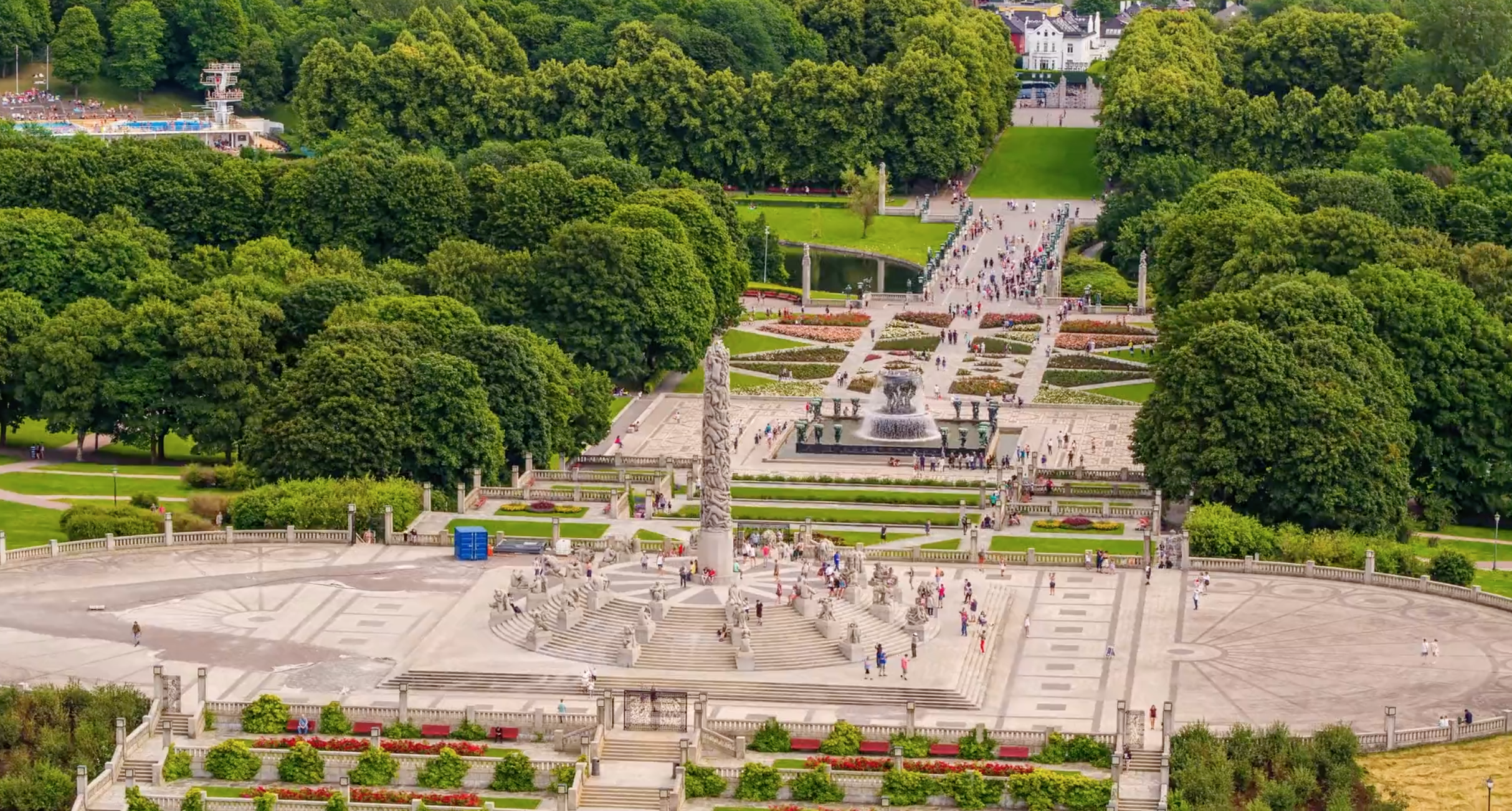 Vista de las esculturas que forman parte del Parque de Vigeland, en Oslo (Noruega).