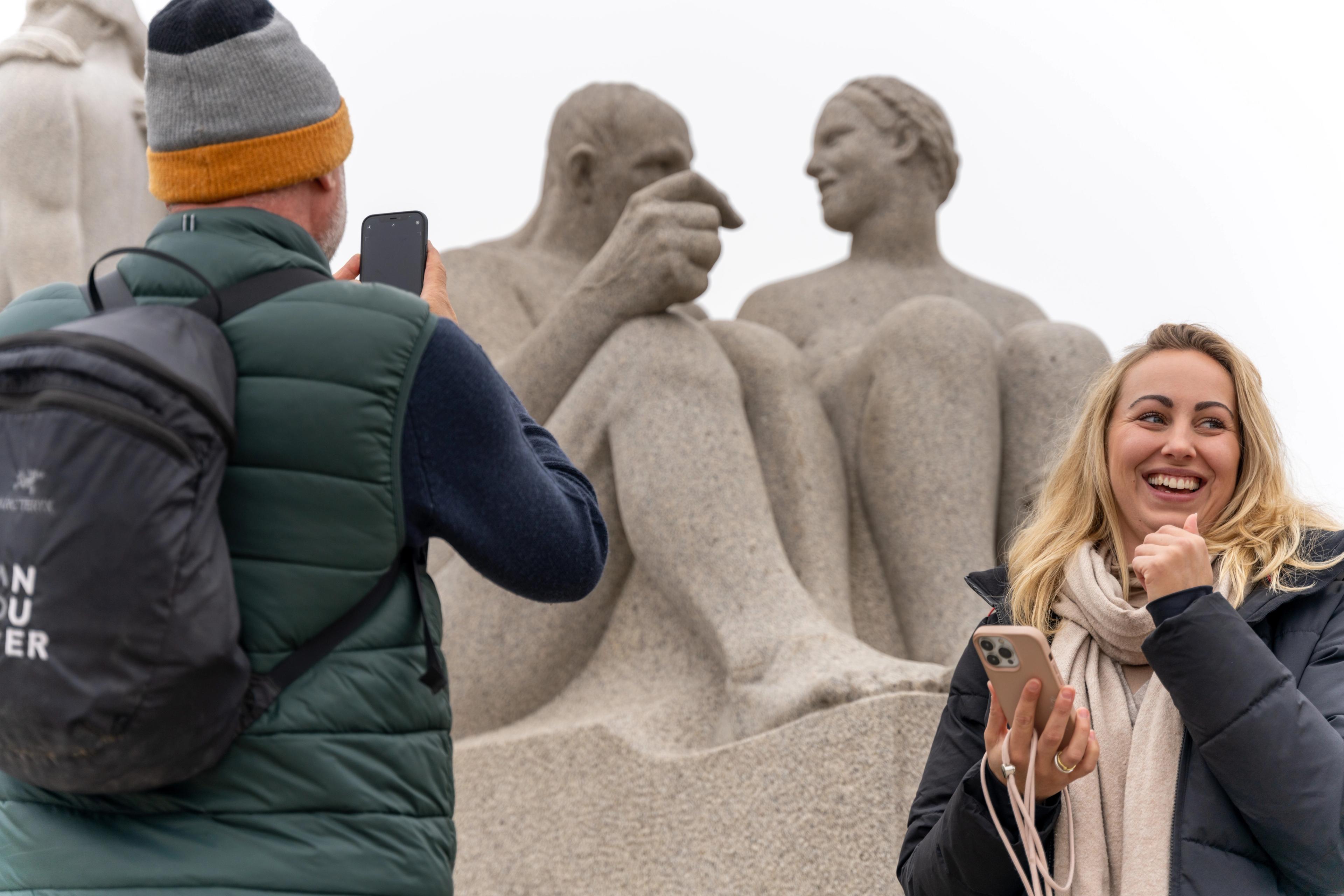 Guided tour in the Frogner park