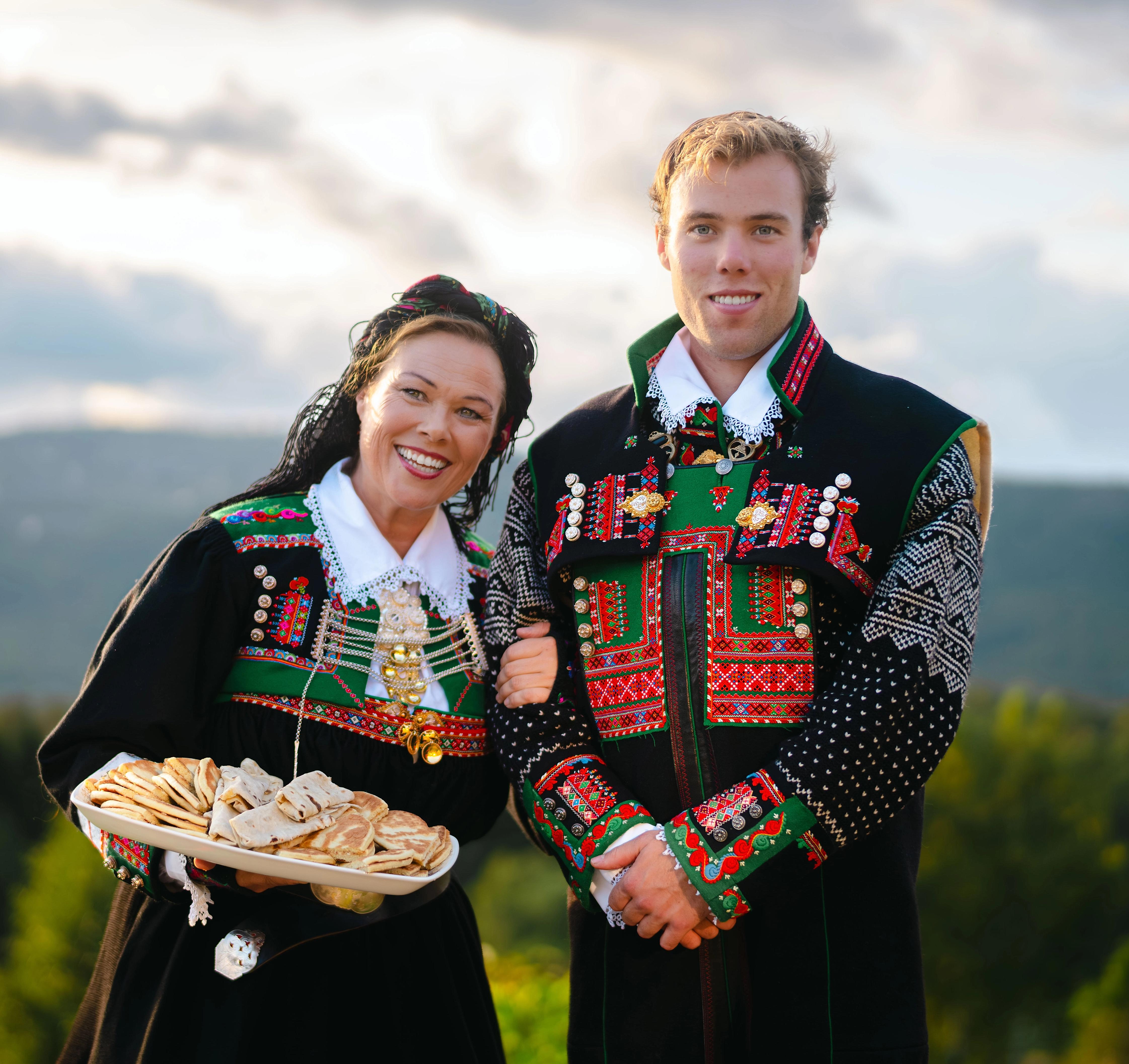 The Stulien Robstad family in their Setesdalsbunad at Syrtveit Gard, in the Setesdalen valley