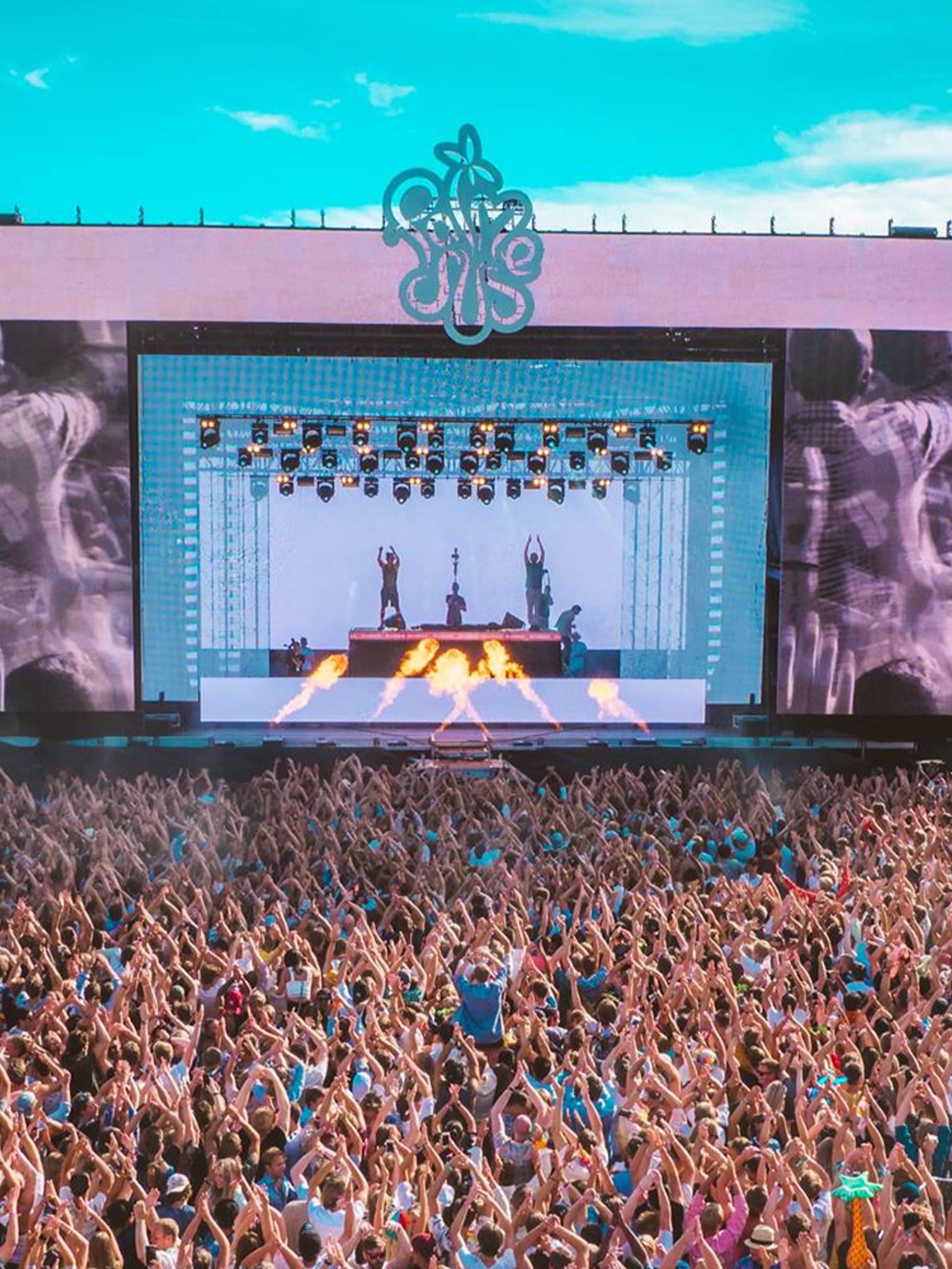 Scene og publikum på Palmesusfestivalen i Kristiansand på Sørlandet