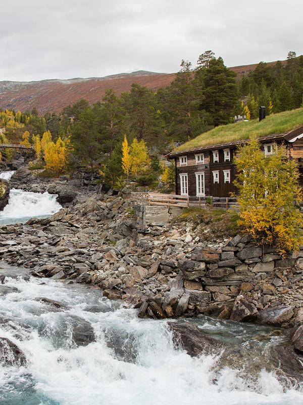 Billingen Gård i Gudbrandsdalen, Østlandet, med Tora-elven
