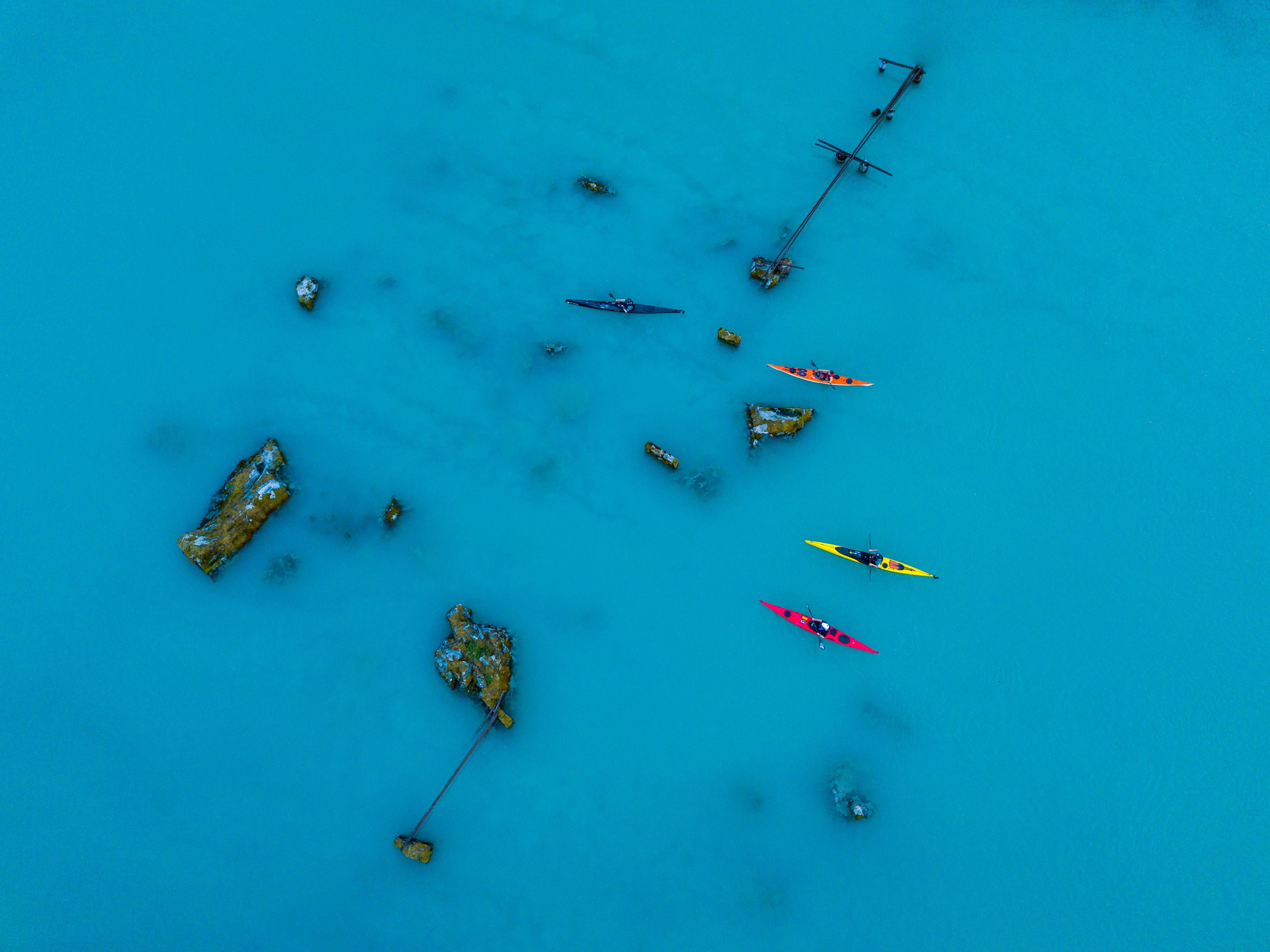 Fugleperspektiv av kajakker på et vann