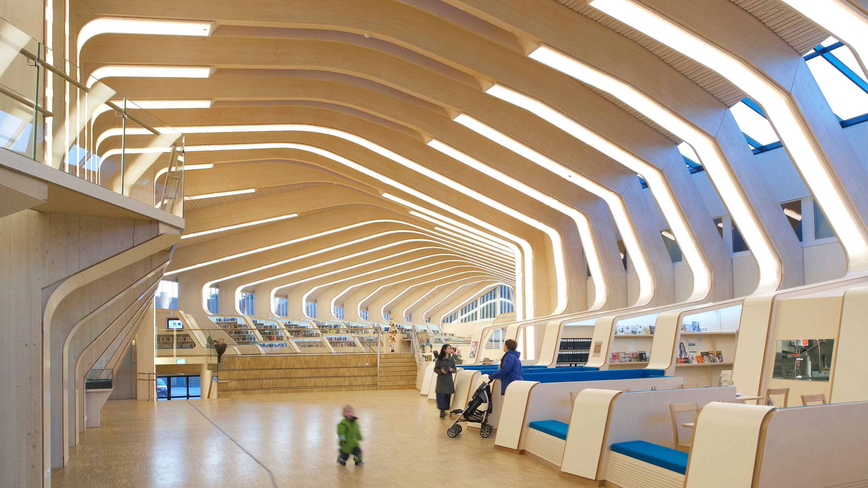 Inside Vennesla library, 1 av 6 libraries you need to visit in Norway