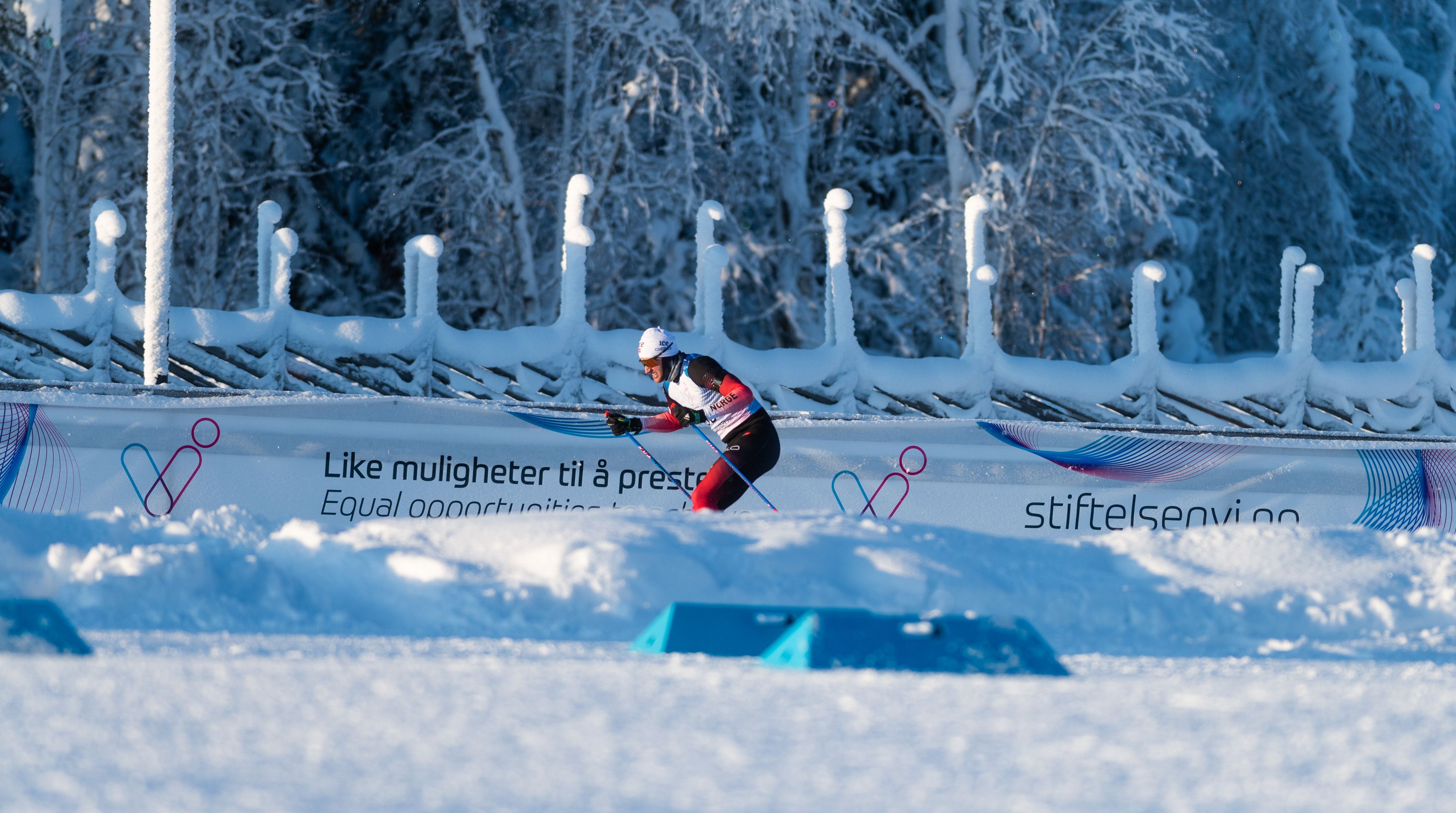 A person competing in cross country skiing at the World Cup Para Ski in Lillehammer, Norway