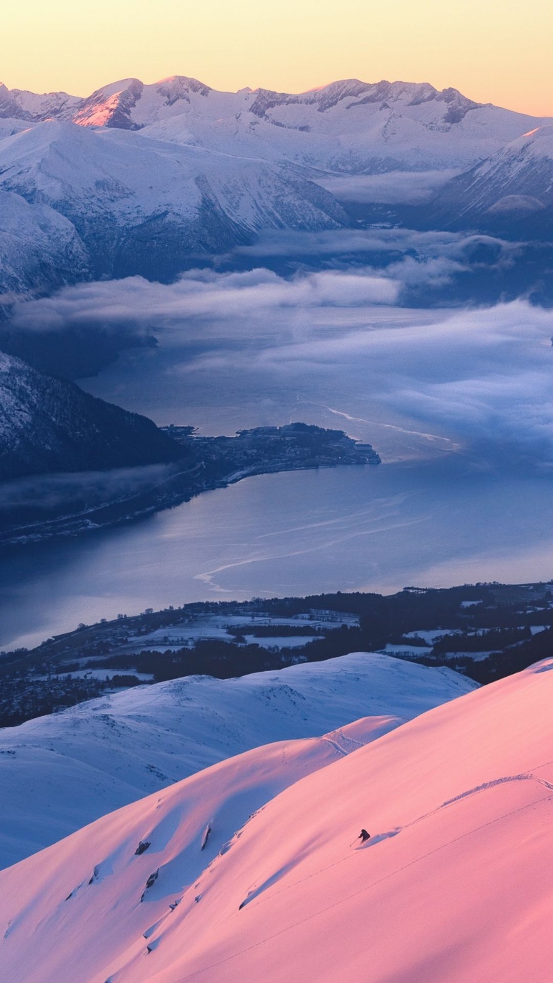 Autocaravana en el Ártico: Guía de Equipamiento, Baterías y Calefacción para el Invierno Extremo