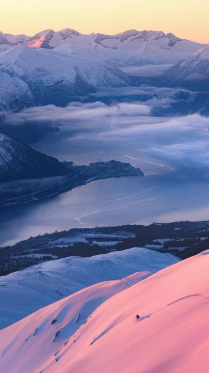 Autocaravana en el Ártico: Guía de Equipamiento, Baterías y Calefacción para el Invierno Extremo