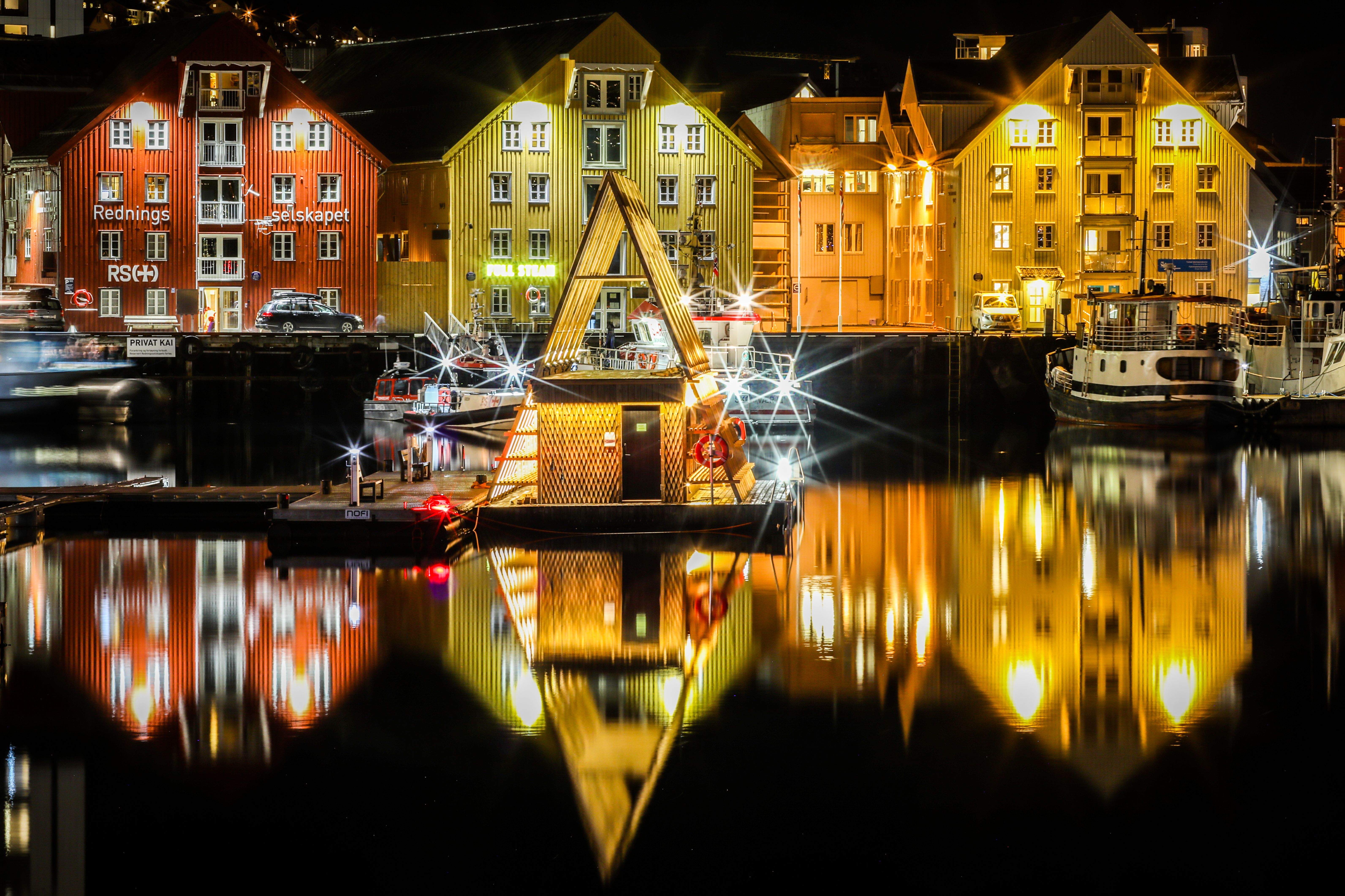 Pust floating sauna in Tromsø