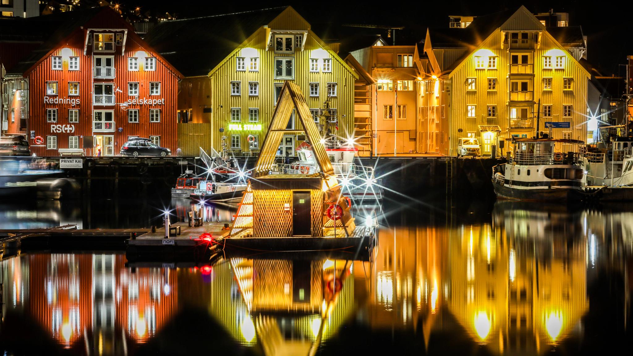 Pust floating sauna in Tromsø
