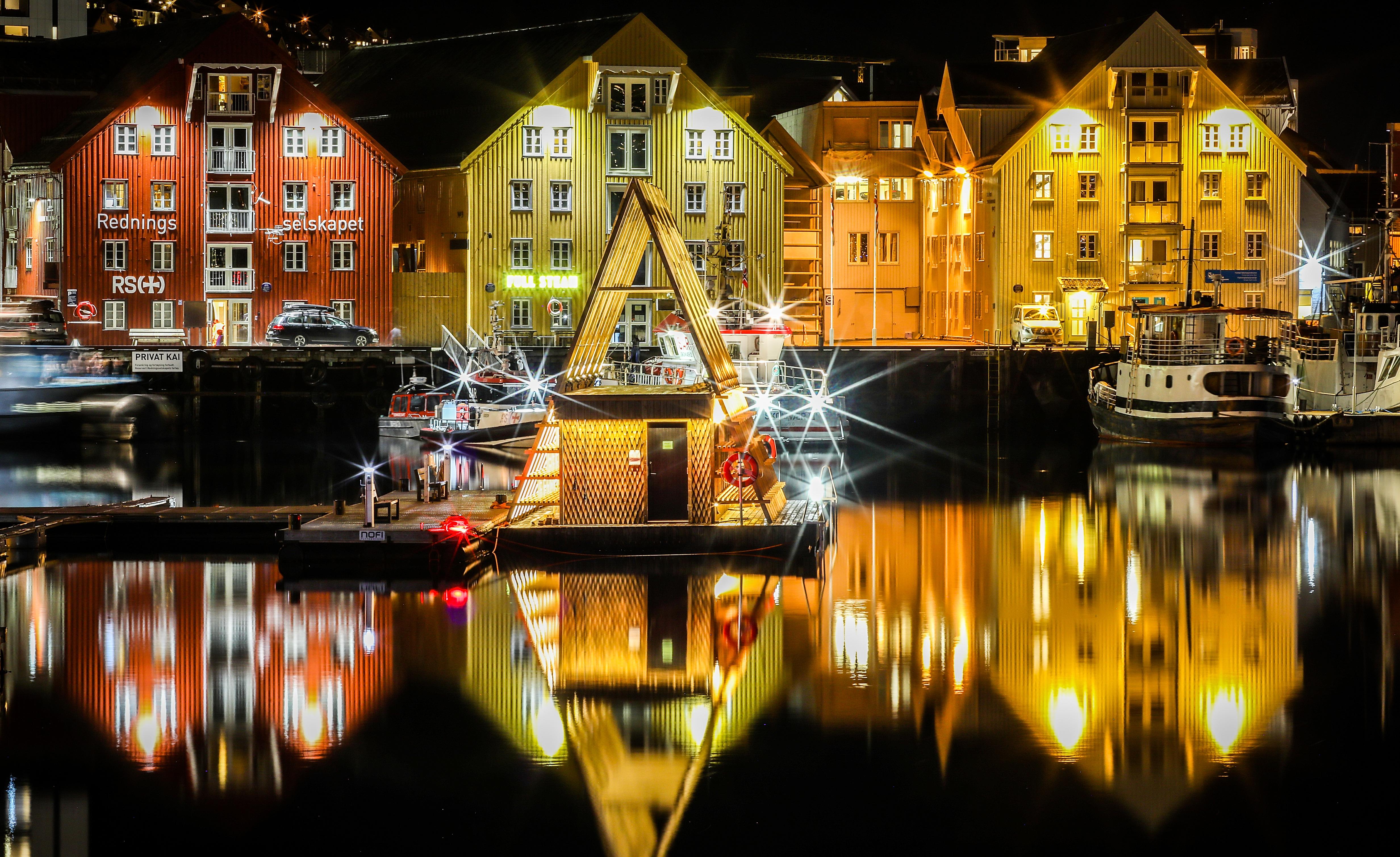 Pust floating sauna in Tromsø