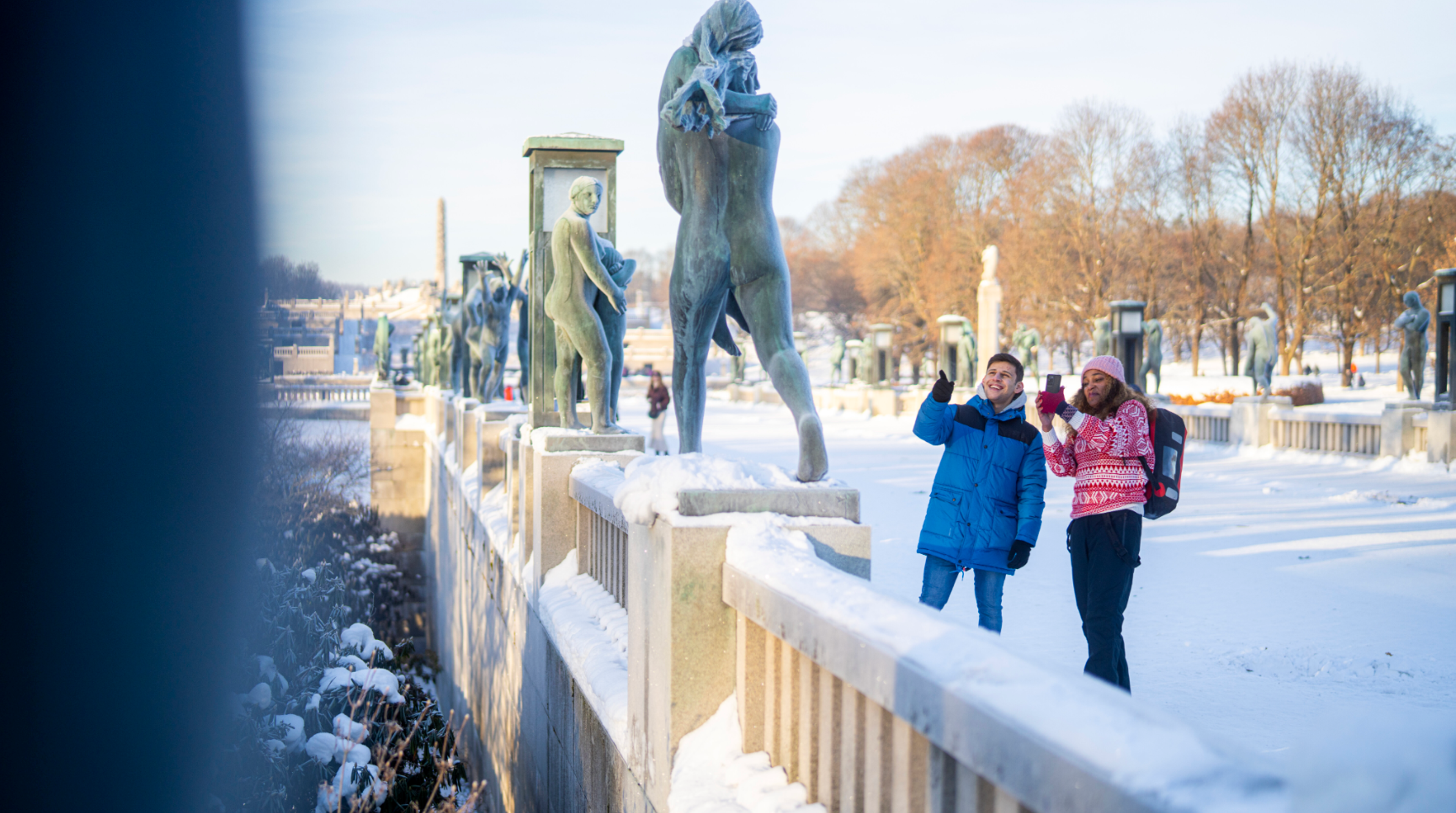 Fun in Frognerparken, Oslo, in winter