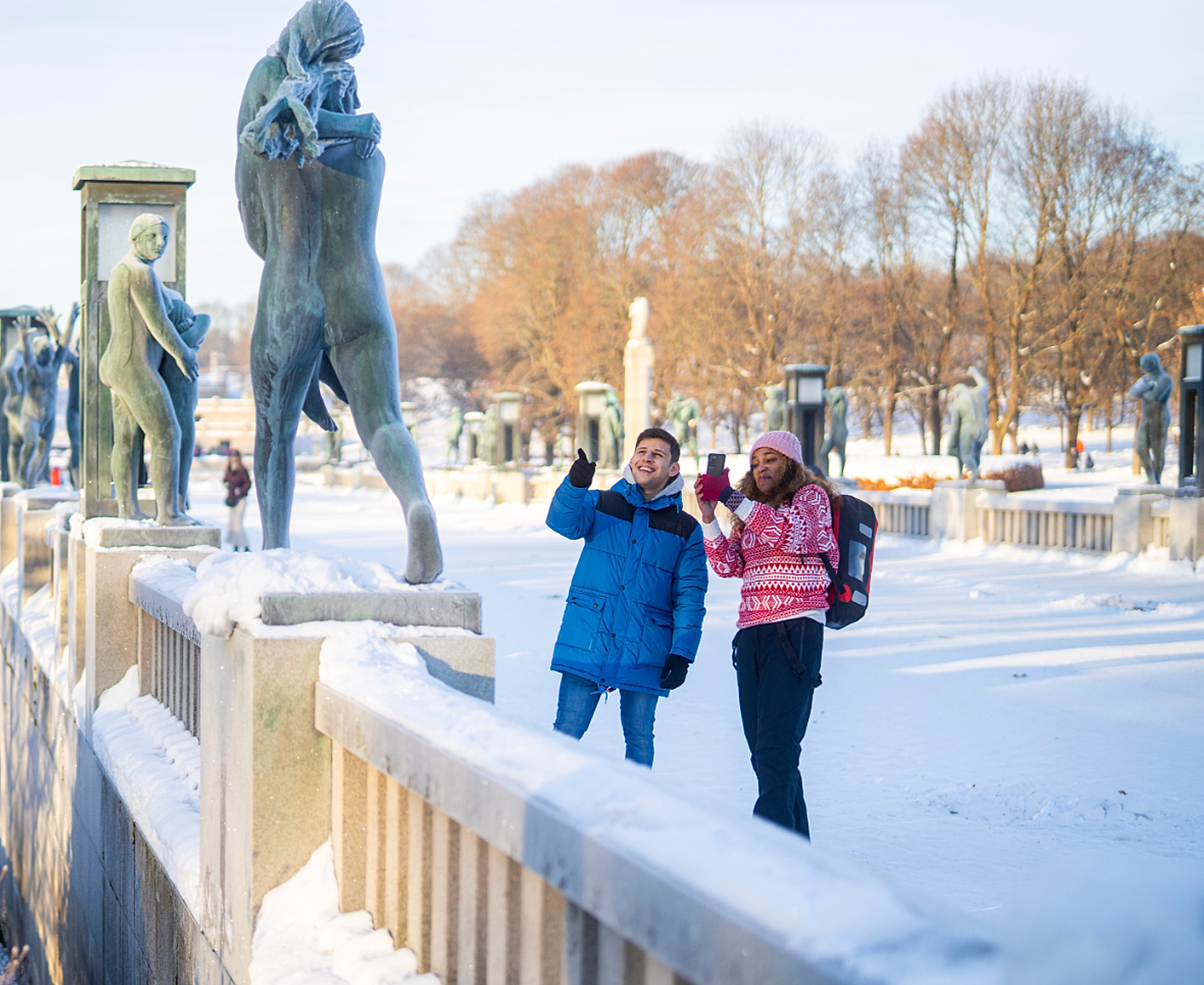 Fun in Frognerparken, Oslo, in winter